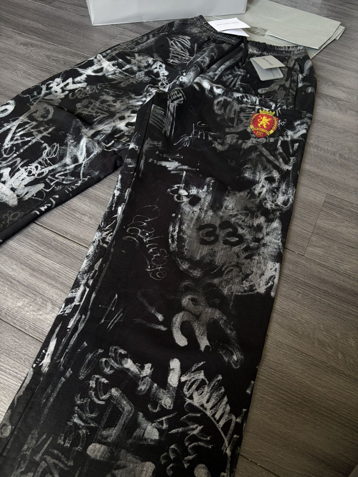 Balenciaga Balenciaga Skater Graffiti Sweatpant DS Size US 30 / EU 46 - 3 Thumbnail