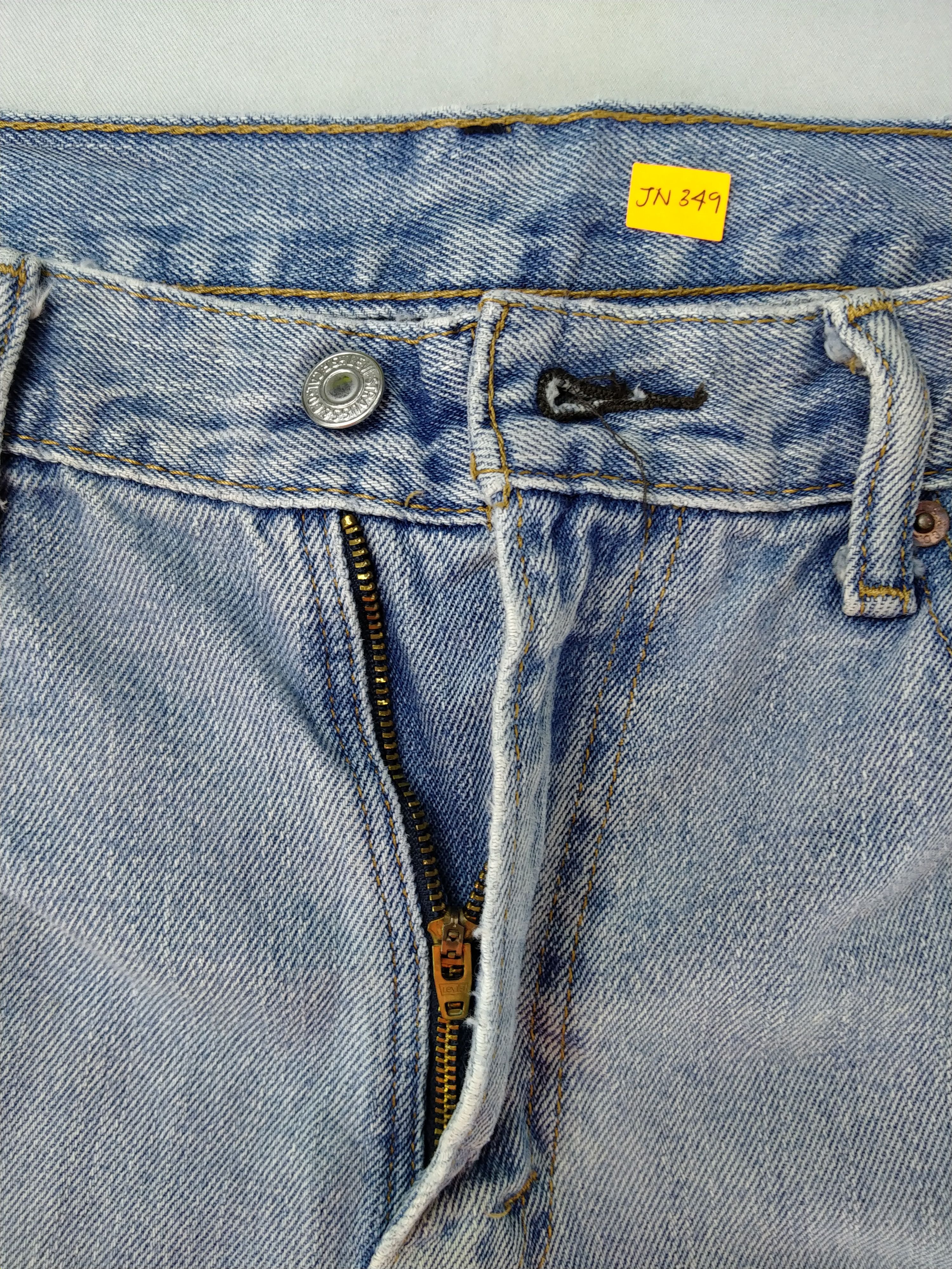 Japanese Brand Light Wash Vintage Levi's 505 35 x 31.5 Denim -JN349 Size US 34 / EU 50 - 7 Thumbnail