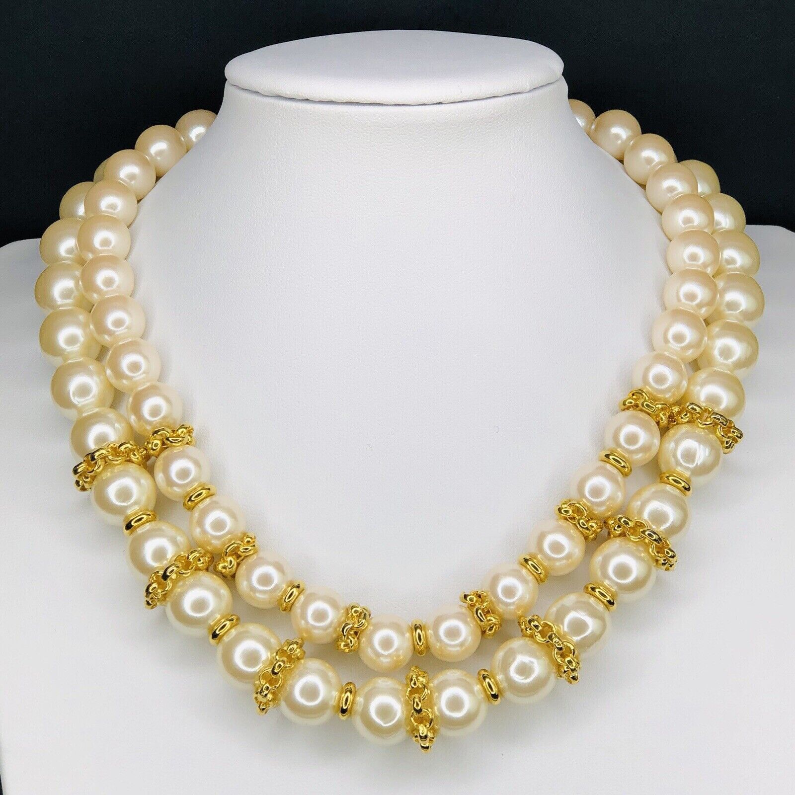 Other VTG Richelieu 2 Strand Chunky Faux Pearl Gold Tone Choker Size ONE SIZE - 1 Thumbnail