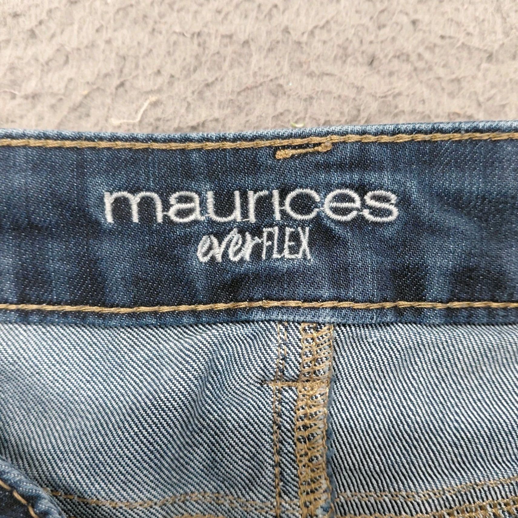 Vintage Maurices Jeans Women's 29x29 Blue Denim Bootcut Mid Rise Cotton Blend Jeans Size 29" - 6 Thumbnail