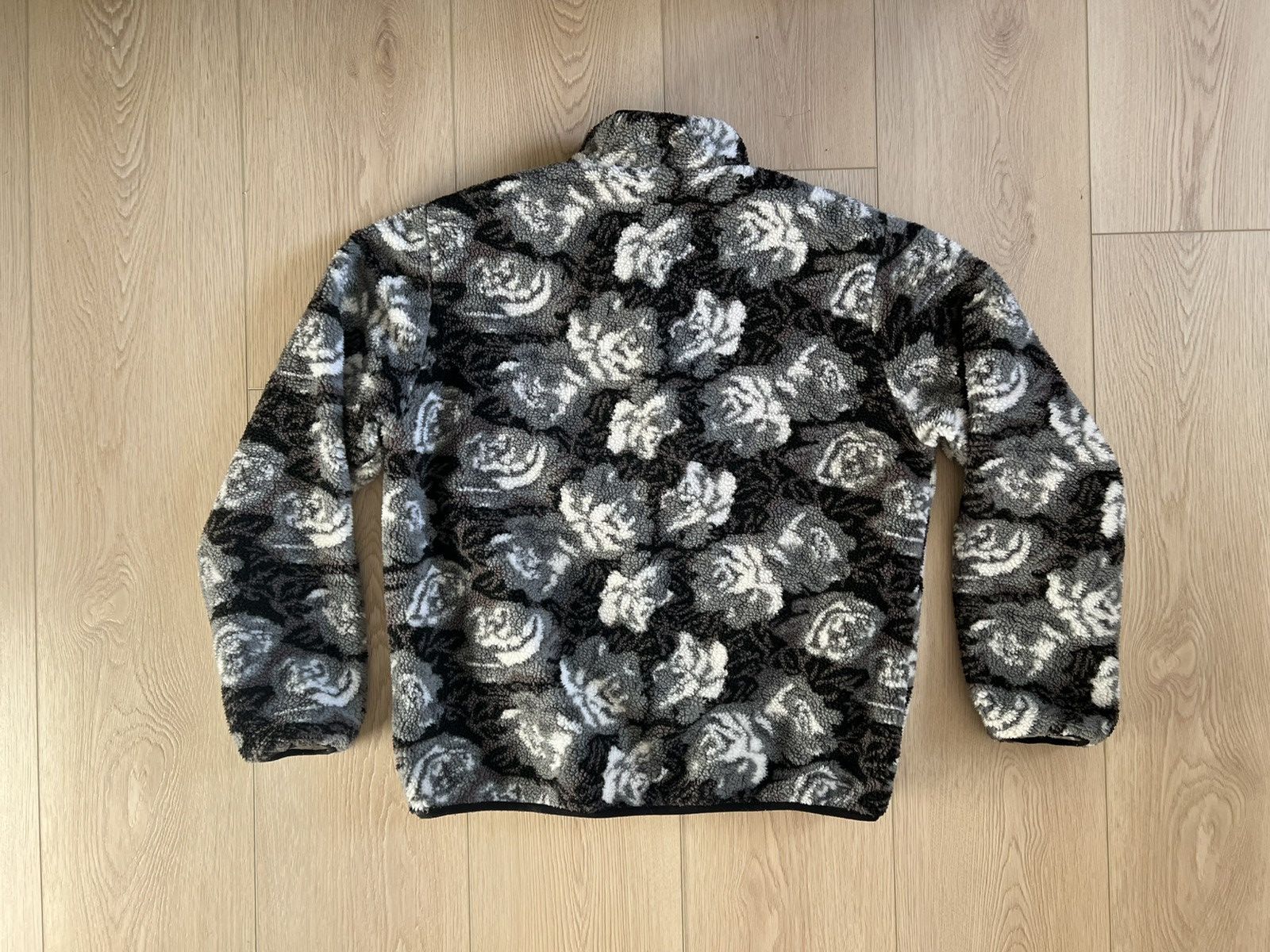 Supreme FW16 Supreme Roses Sherpa Fleece Reversible Jacket Black Size US L / EU 52-54 / 3 - 3 Thumbnail