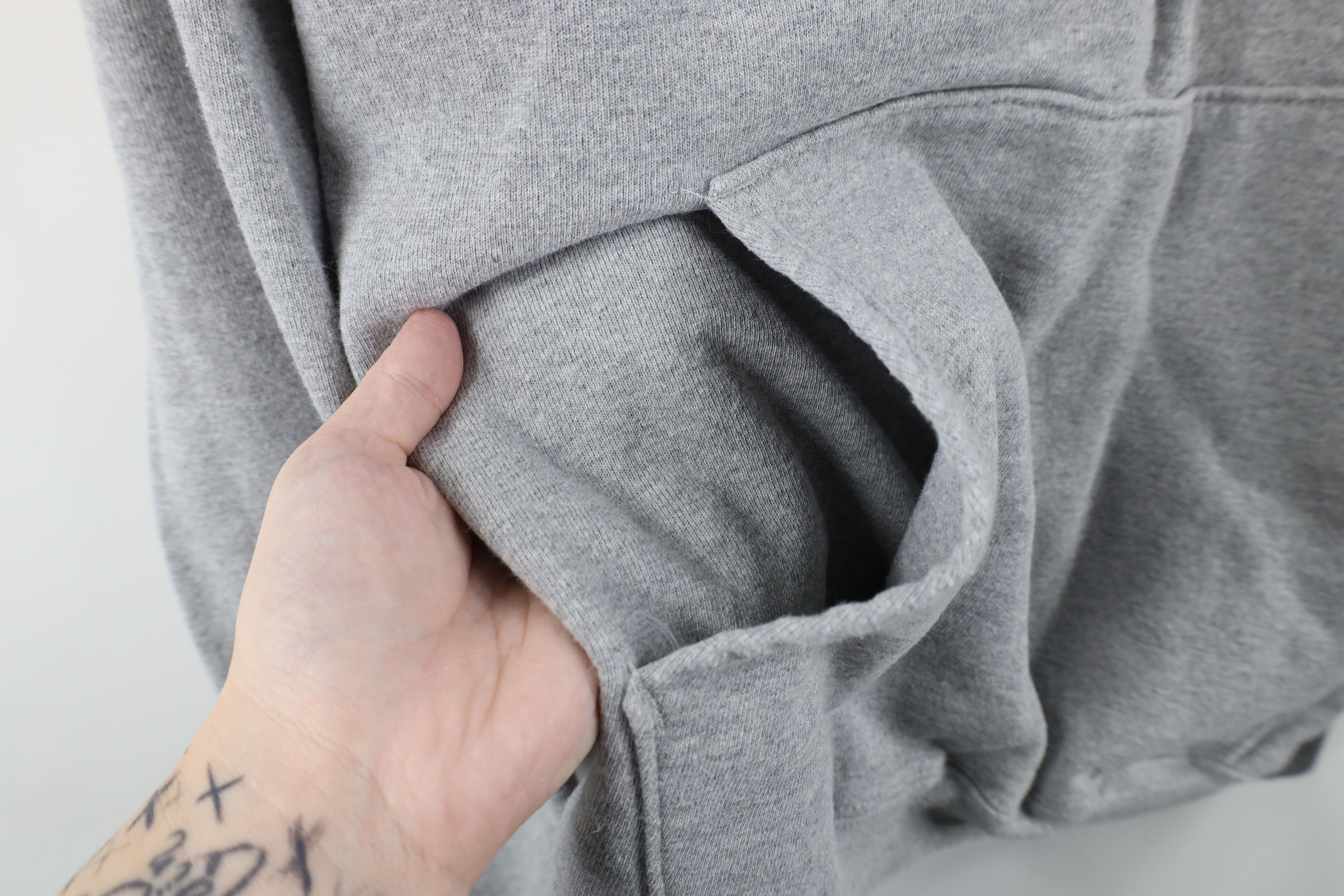 Champion Vintage 90s Champion Logo Heavyweight Hoodie Sweatshirt Gray Size US M / EU 48-50 / 2 - 7 Thumbnail