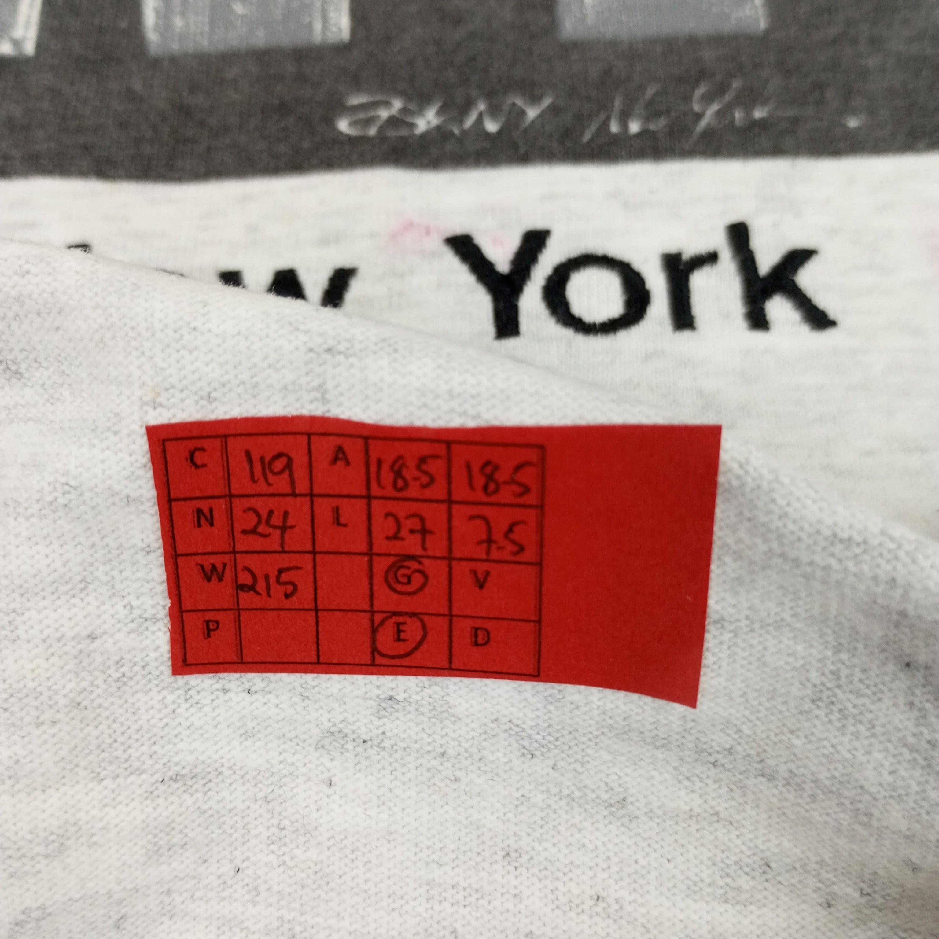 DKNY × Vintage DKNY Streetwear Style Tshirt Size US S / EU 44-46 / 1 - 13 Thumbnail
