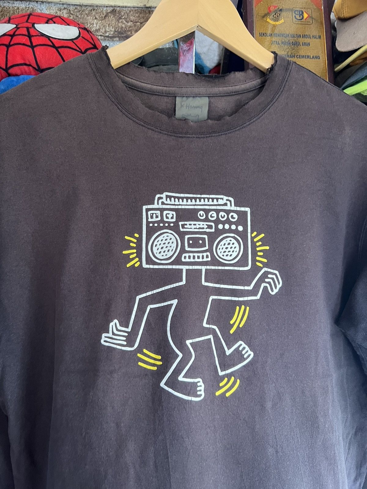 Keith Haring 🔥Sun Faded Keith Haring x Uniqlo Long Sleeves Size US M / EU 48-50 / 2 - 6 Thumbnail