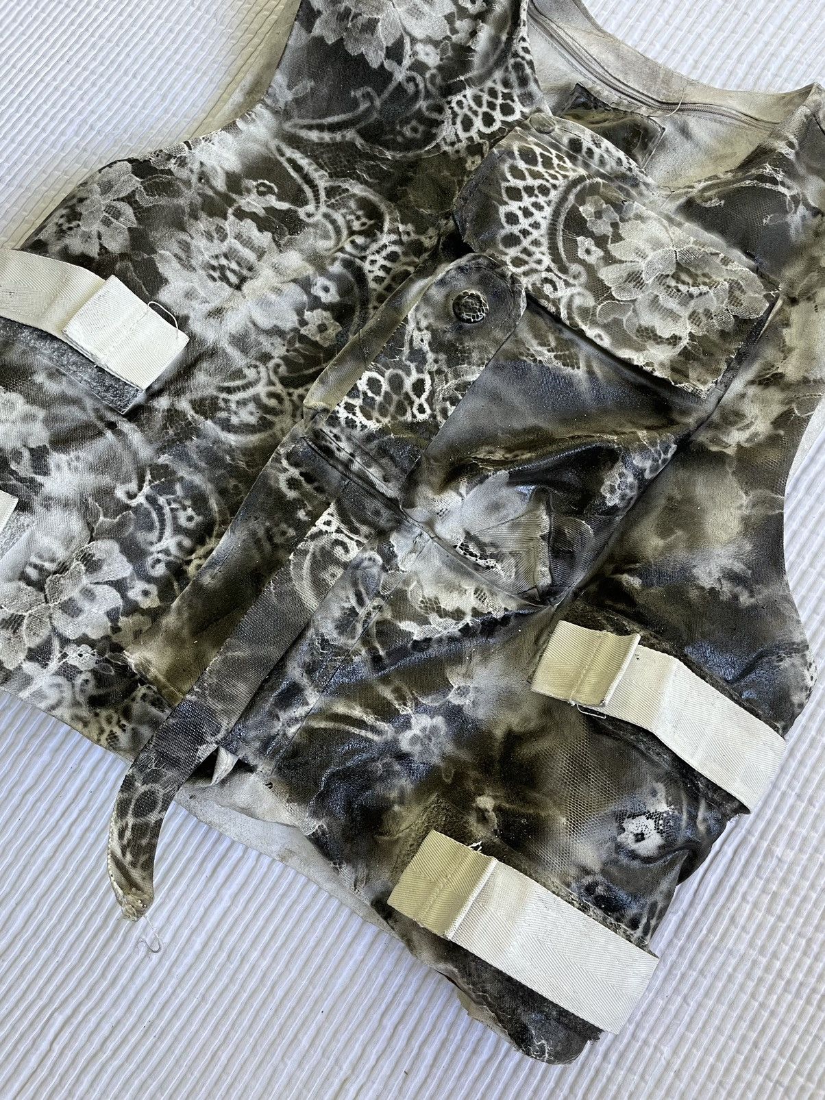Handmade Sexy Perfect Painted Tactical Vest Size US M / EU 48-50 / 2 - 6 Thumbnail