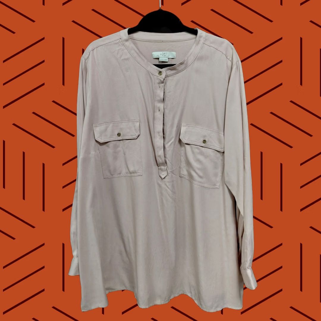 Loft LOFT PLUS Blouse Beige Solid Woven Rayon Long Sleeve Button Front Casual Workwear Adult 22 Beige Womens Size 3XL / US 20-22 - 1 Thumbnail