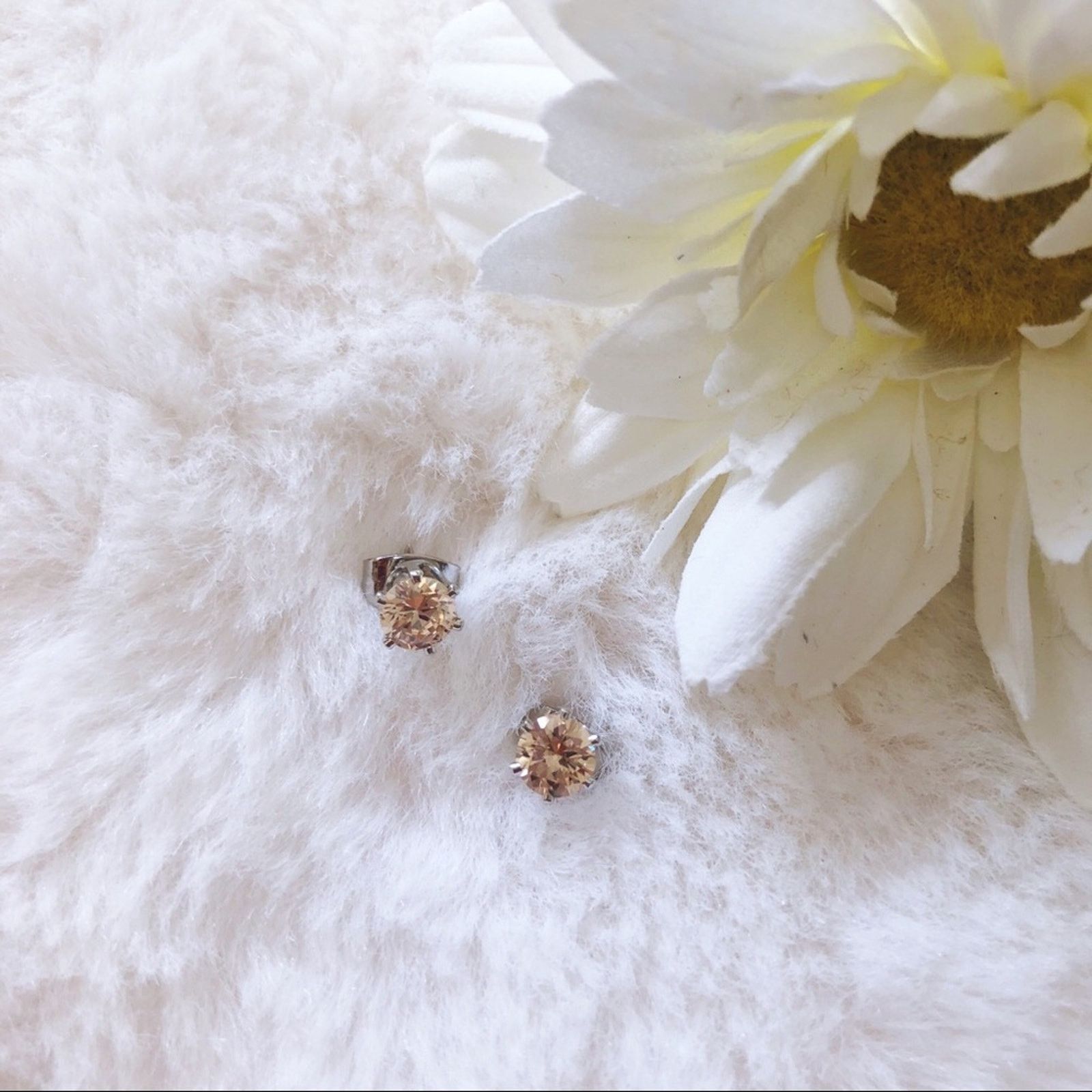 Other Silver Gold Crystal Stud Earrings Size ONE SIZE - 2 Thumbnail