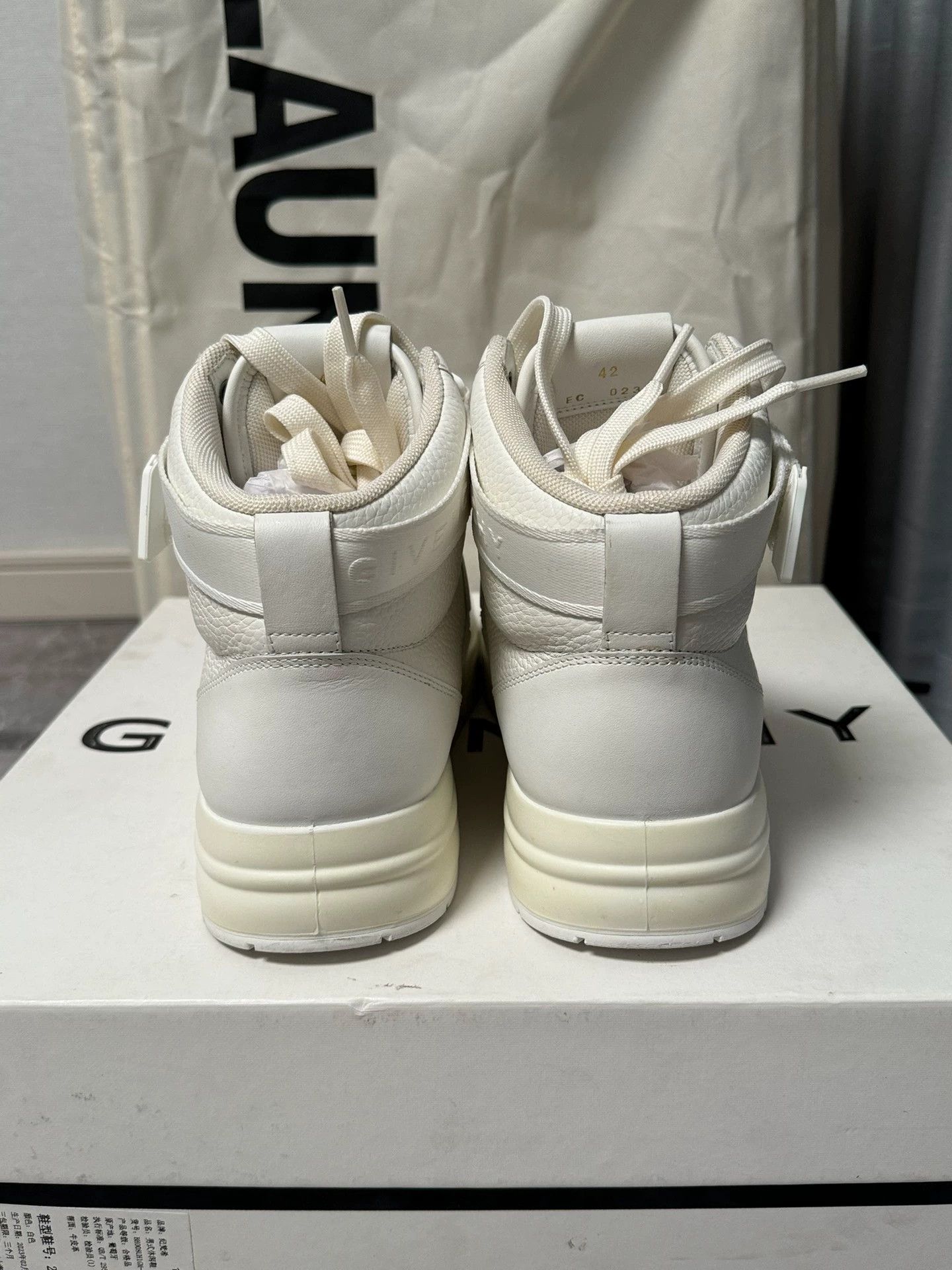 Givenchy Givenchy 4G Logo High Top Sneakers White 42 Size US 9 / EU 42 - 4 Thumbnail