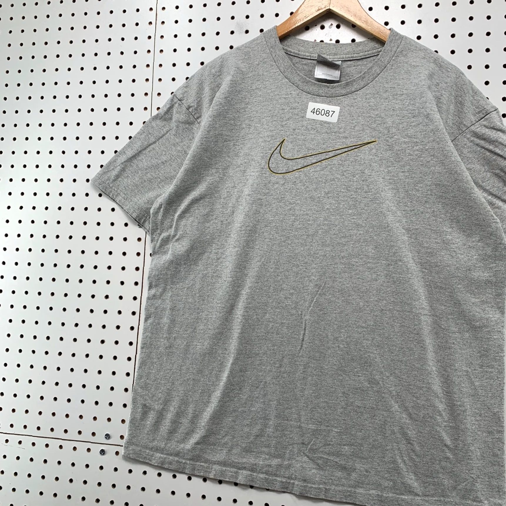 Nike VINTAGE Nike Essential Shirt Mens L Gray Center Swoosh Gray Tag Shirt Mens Large Gray Nike Essential Shirt Century Swoosh Size US L / EU 52-54 / 3 - 3 Thumbnail