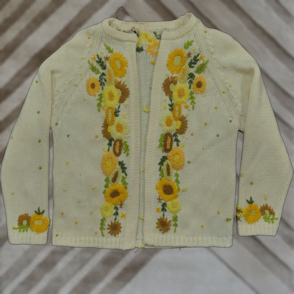 Vintage VINTAGE Flower Cardigan Sweater Womens L Beige Crew Neck Long Sleeve Knit Size L / US 10 / IT 46 - 1 Thumbnail