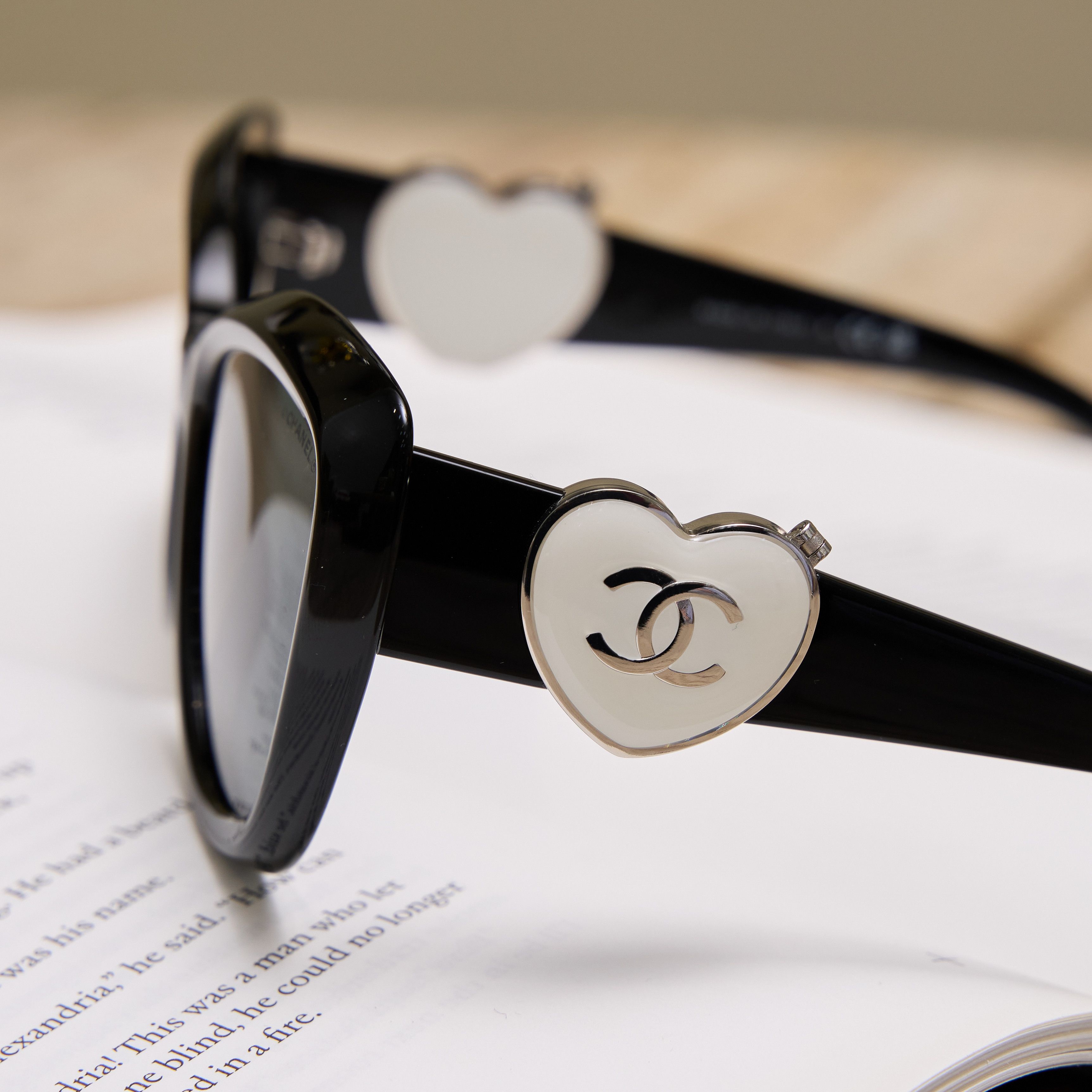 Chanel CHANEL 0CH5517 C501/S4 Sunglasses Size ONE SIZE - 3 Thumbnail