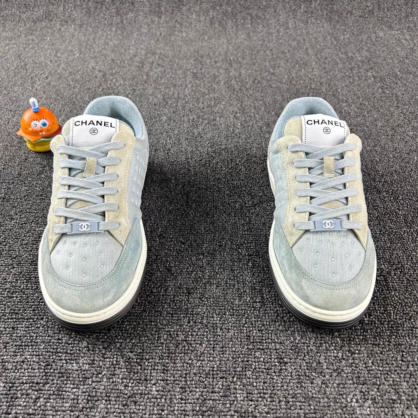 Chanel Chanel blue suede colorblock low top sneakers women's 38 Size US 7.5 / IT 37.5 - 2 Thumbnail