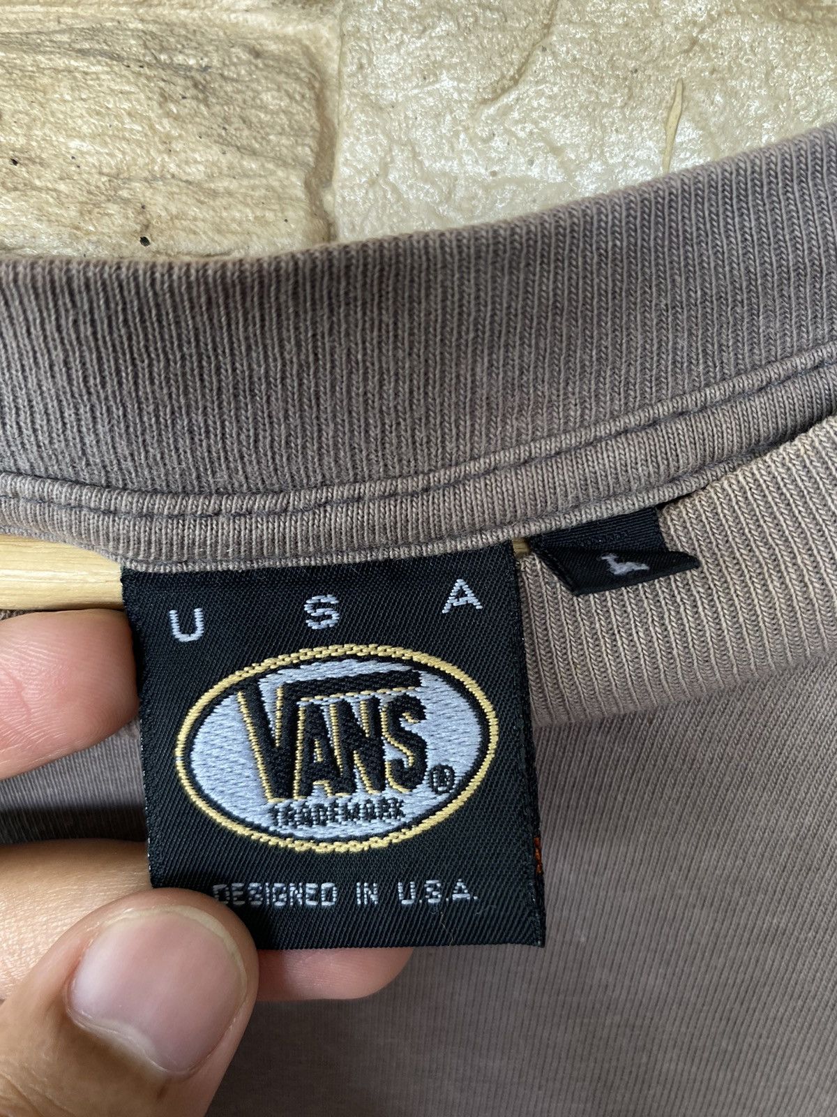 Vintage Vintage Vans 90s Backhit Print Tees Distressed Faded Size US L / EU 52-54 / 3 - 8 Thumbnail