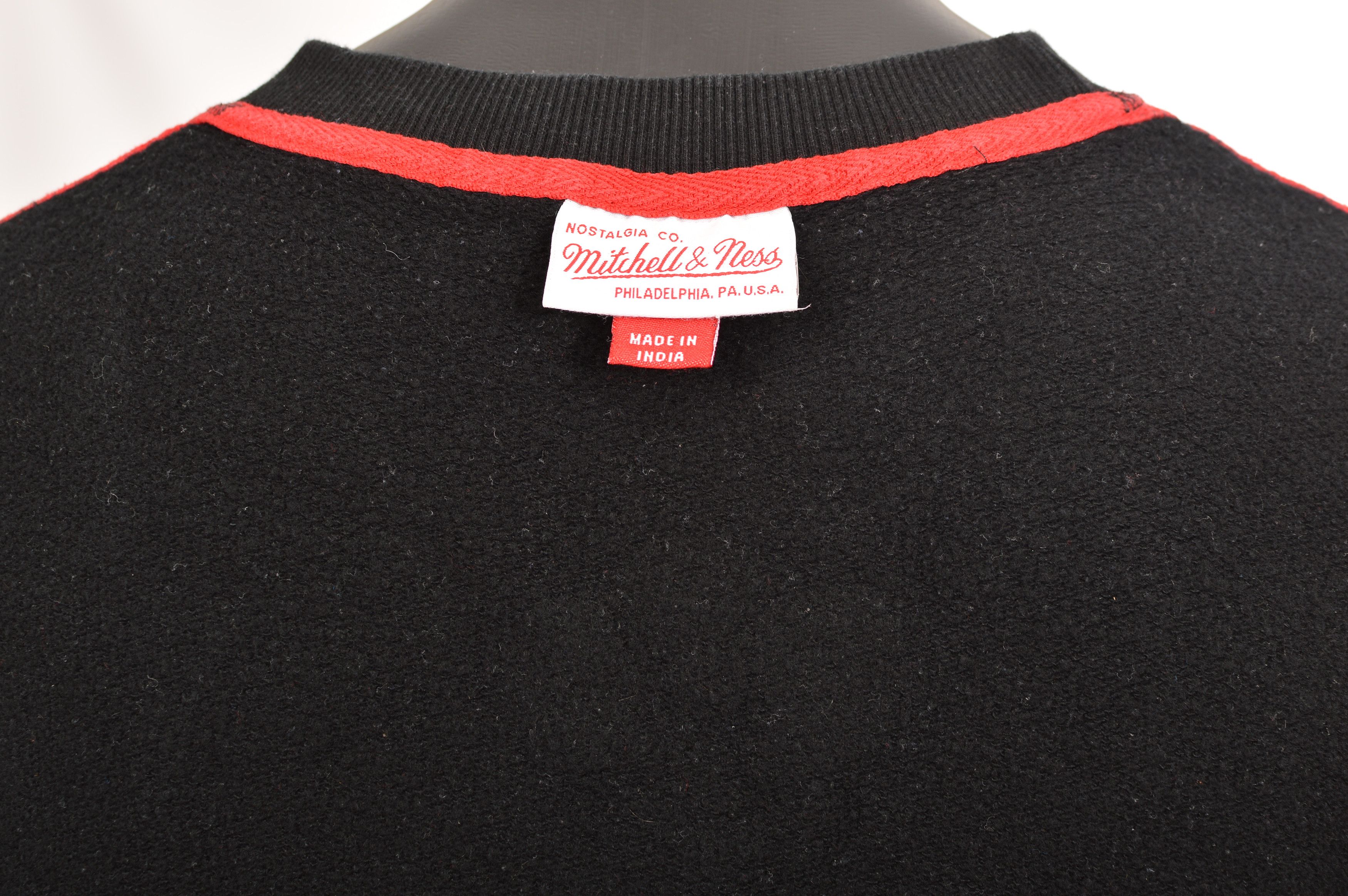 Mitchell & Ness Chicago Bulls 20th Anniversary 1st Championship Sweatshirt Size US L / EU 52-54 / 3 - 7 Thumbnail