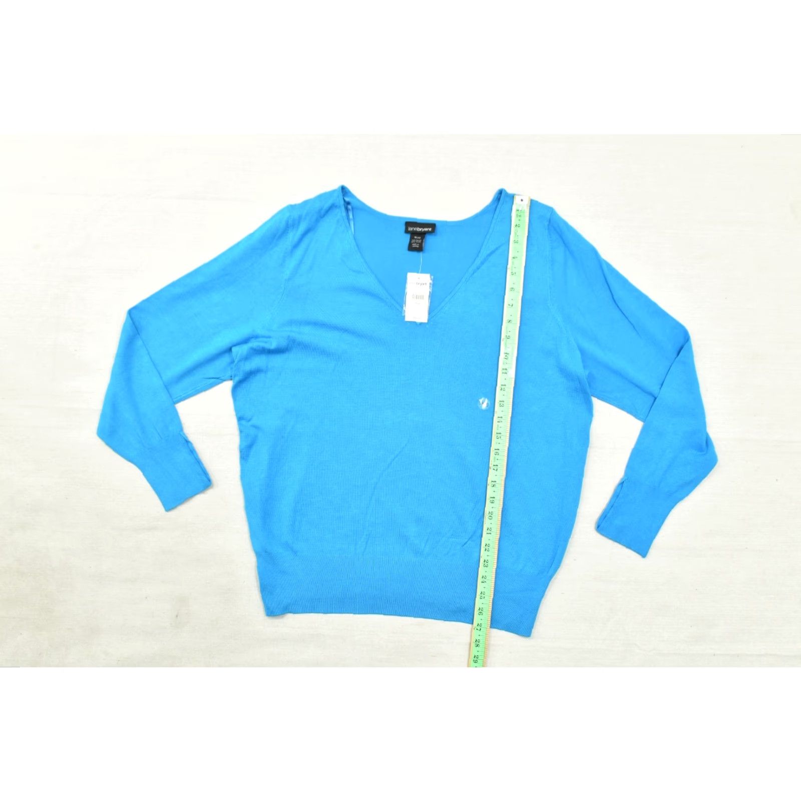 Vintage Lane Bryant Women’s Plus Size 18/20 Blue V-Neck Long Sleeve Sweater Button Cuff Pullover Knit 100% Rayon Casual Fall Winter Spring M/Womens Size XXL / US 16-18 / IT 52-54 - 4 Thumbnail