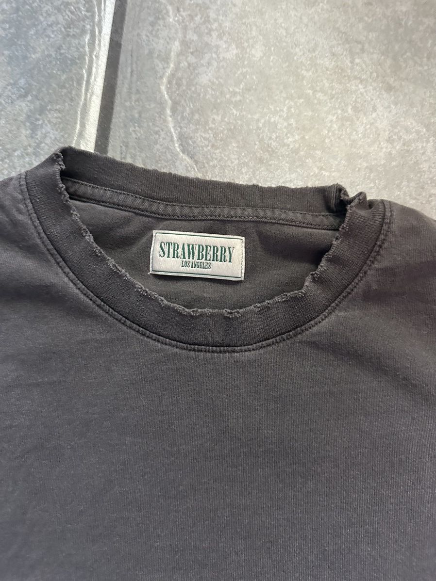 Strawberry Strawberry Dark Gray vintage Tee Size US L / EU 52-54 / 3 - 2 Thumbnail