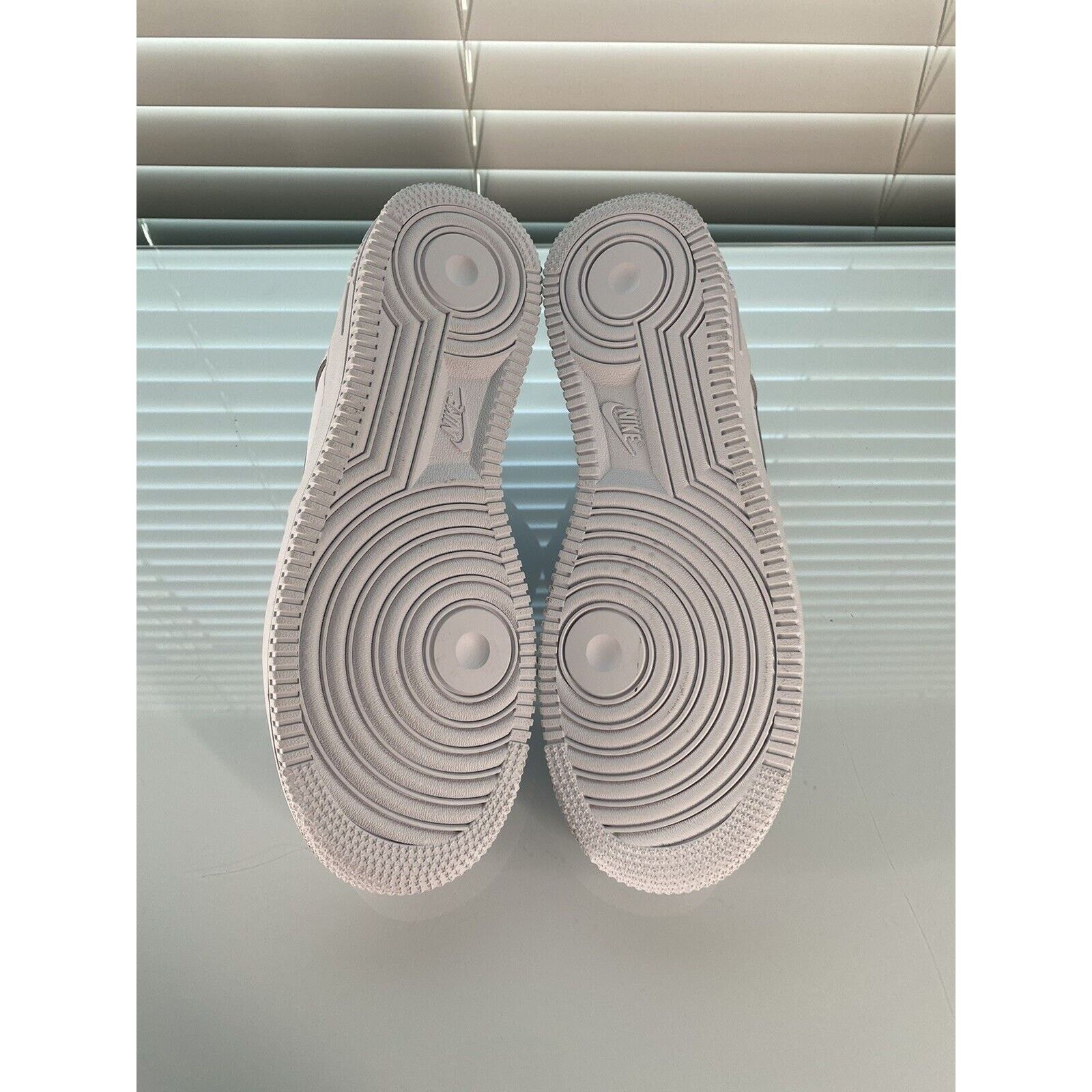 Nike Air Force 1 '07 WHITE - Size: 6.5y