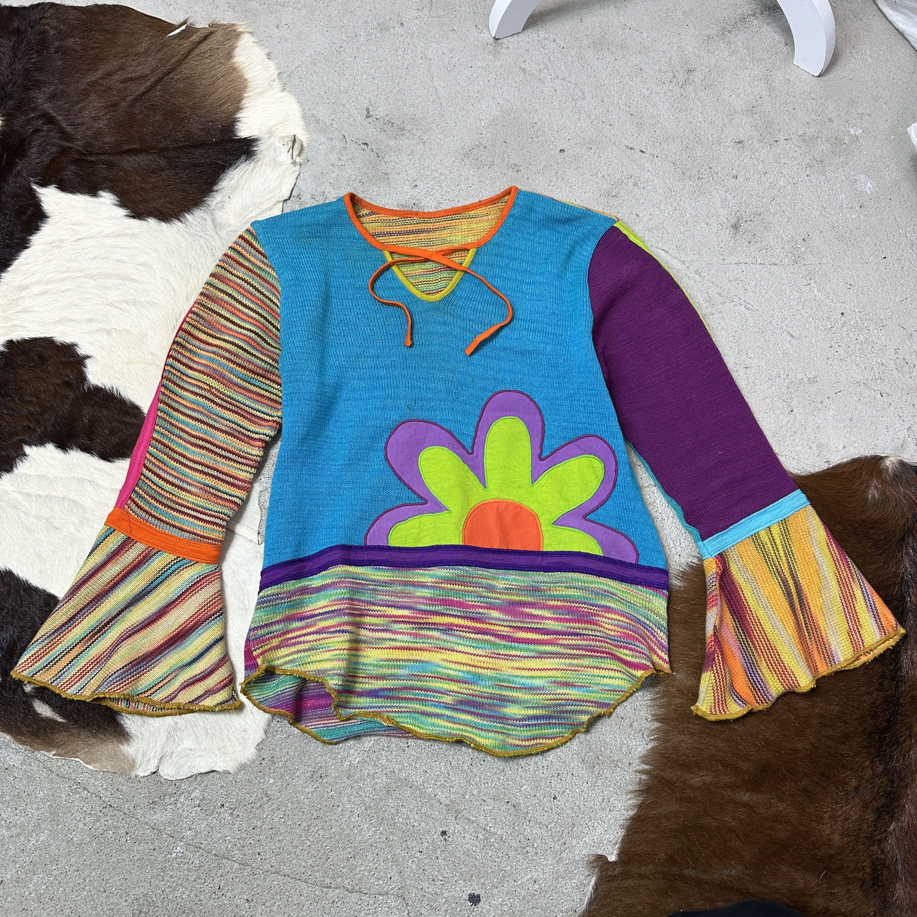Vintage Vintage Hippie Flower Flared Sleeves Sweater Y2K Size M / US 6-8 / IT 42-44 - 2 Thumbnail