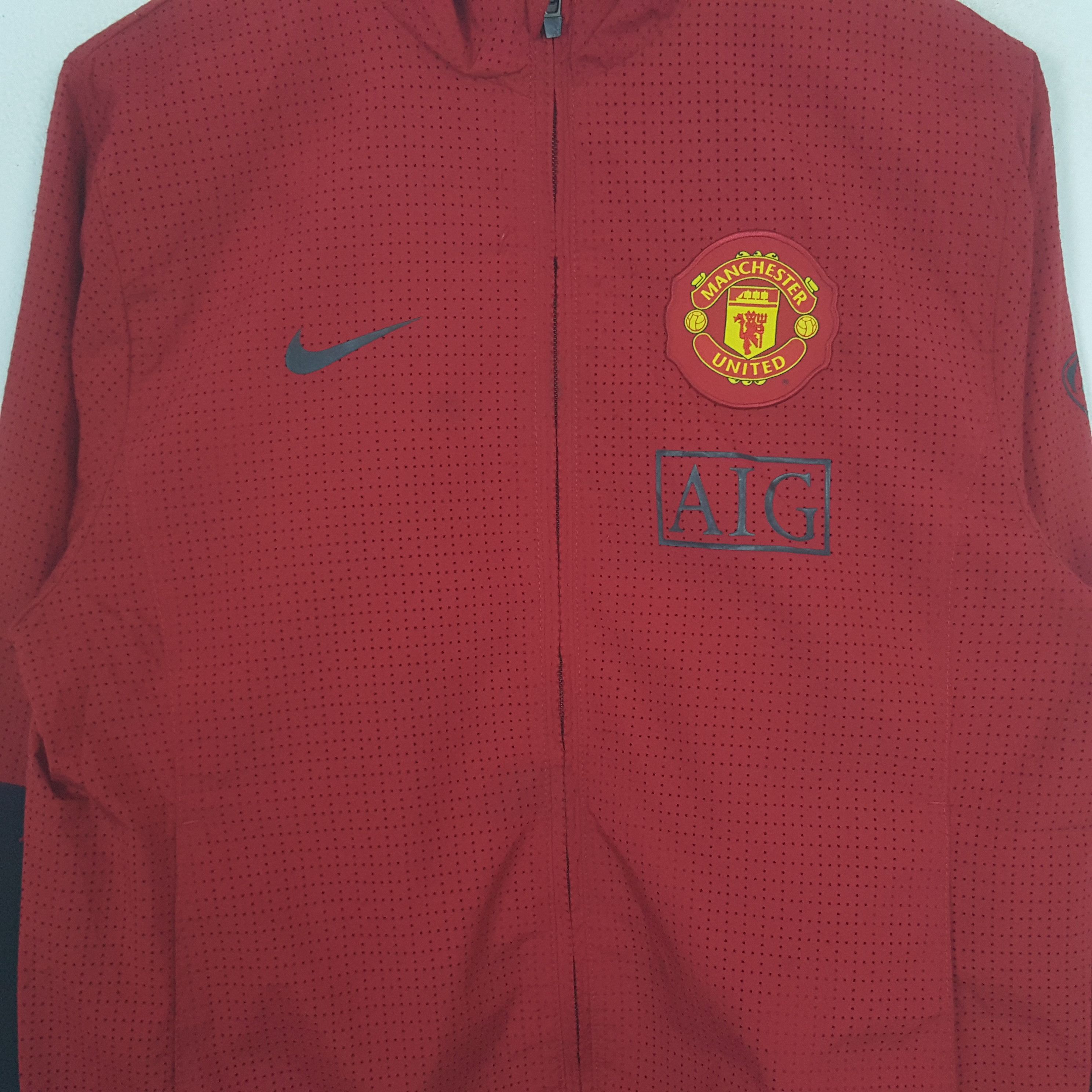 Nike Vintage Nike Manchester United Training Jacket C302N15 Size US S / EU 44-46 / 1 - 2 Thumbnail