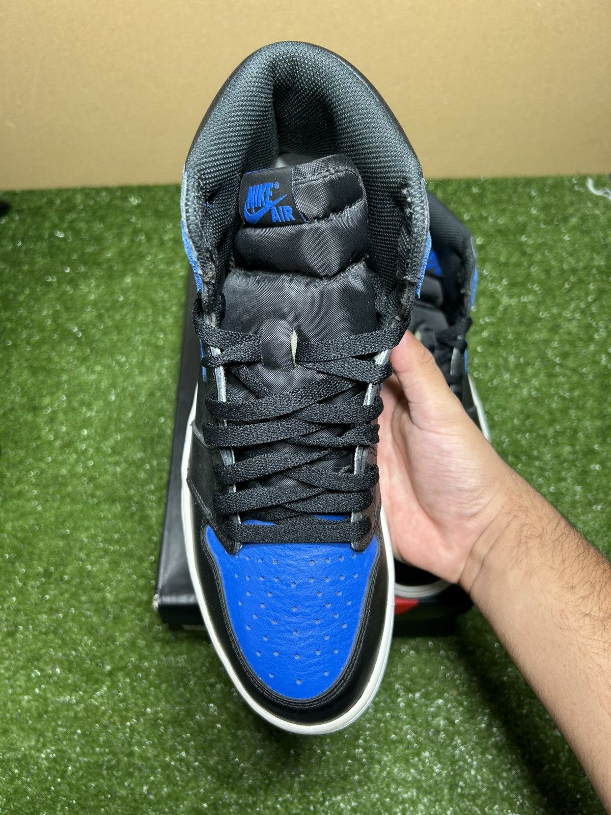 Jordan Brand Jordan 1 Royal 2017 Size US 10.5 / EU 43-44 - 7 Thumbnail
