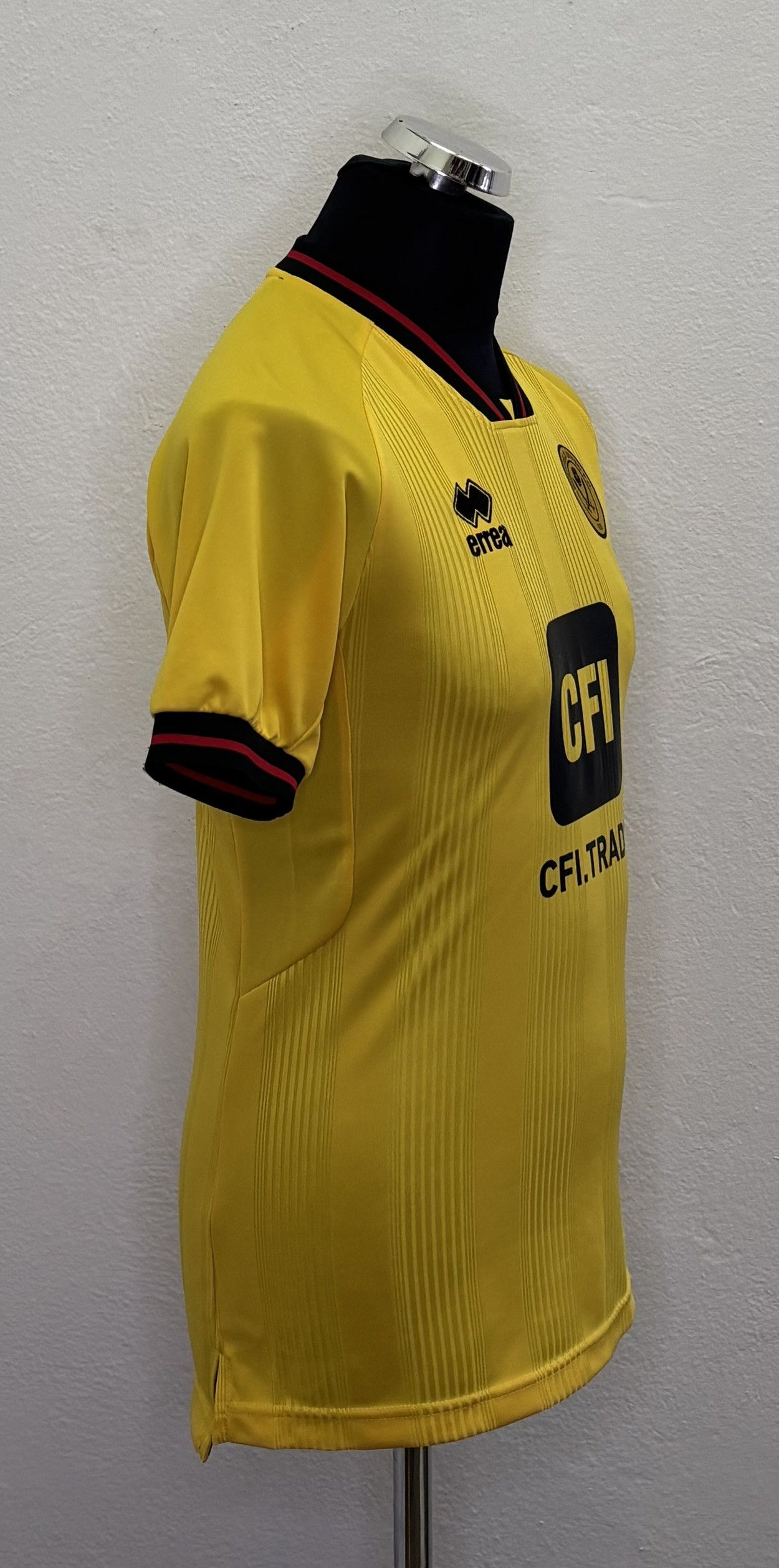 Errea Sheffield United 2023-2024 Errea Football Jersey Size S Size US S / EU 44-46 / 1 - 4 Thumbnail
