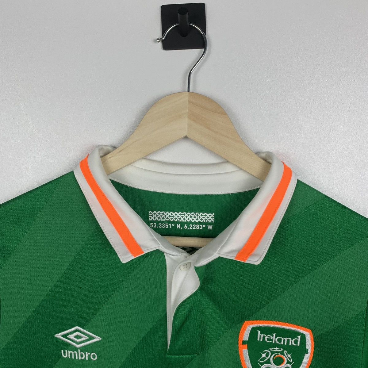 Umbro Umbro Ireland Soccer Football Jersey Size S Green Top Size US S / EU 44-46 / 1 - 5 Thumbnail
