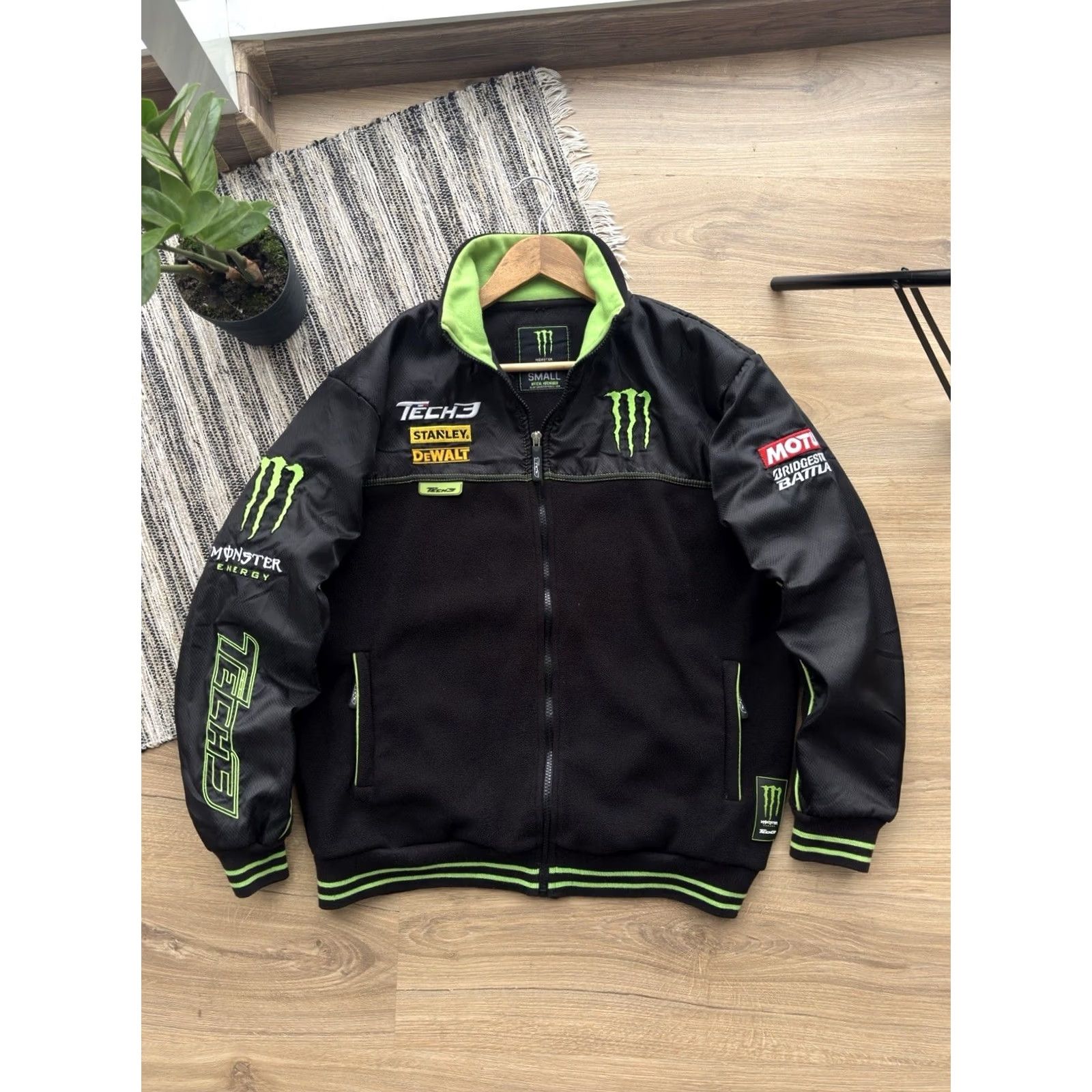 Vintage VINTAGE Monster Energy Jacket Men S Racing MotoGP Fleece Zip Windbreaker Black 90s Cars"} Size US S / EU 44-46 / 1 - 2 Thumbnail