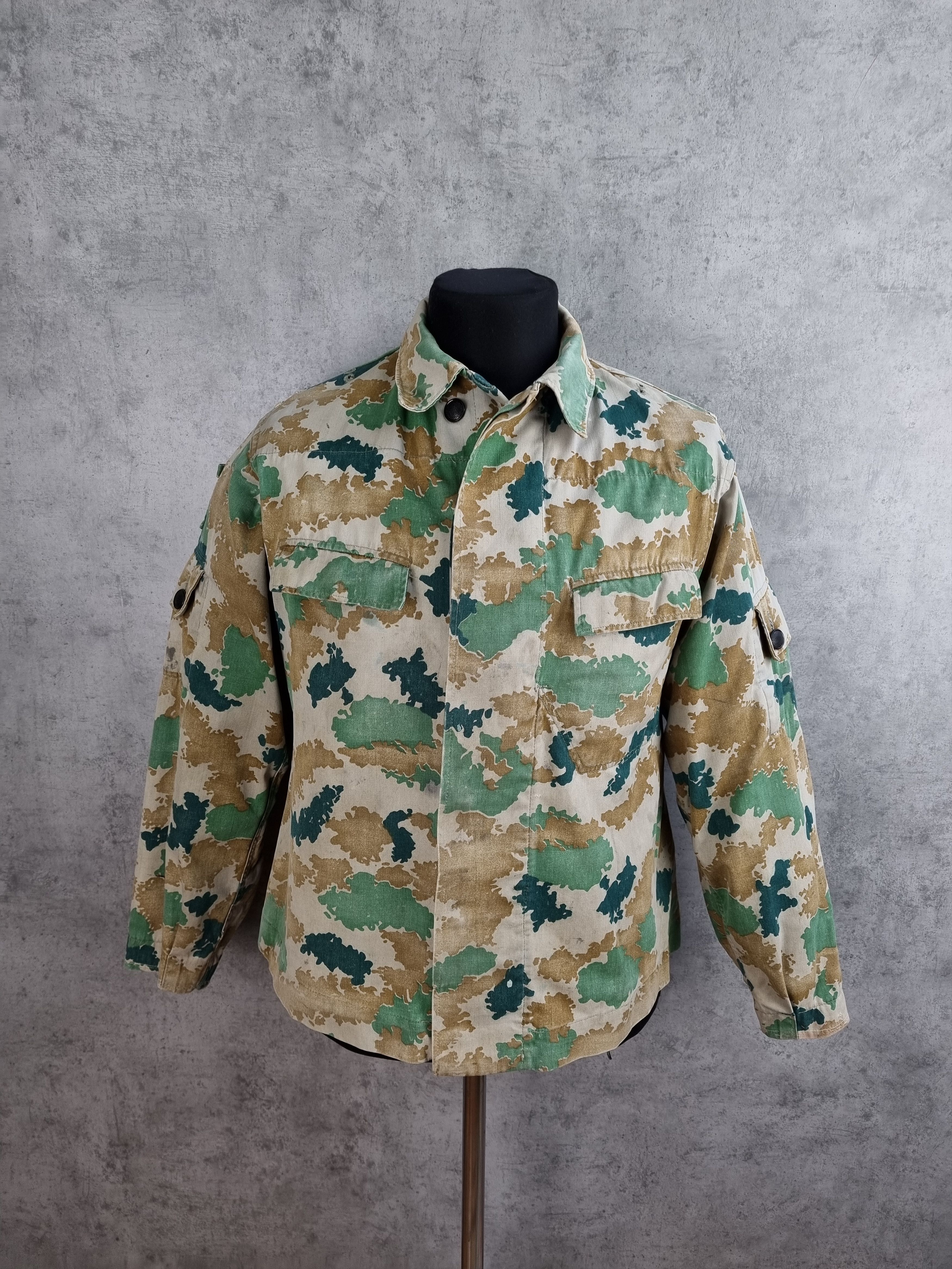 Vintage 50s East German NVA Blumentarn Camouflage Jacket Over Shirt Size US M / EU 48-50 / 2 - 8 Thumbnail