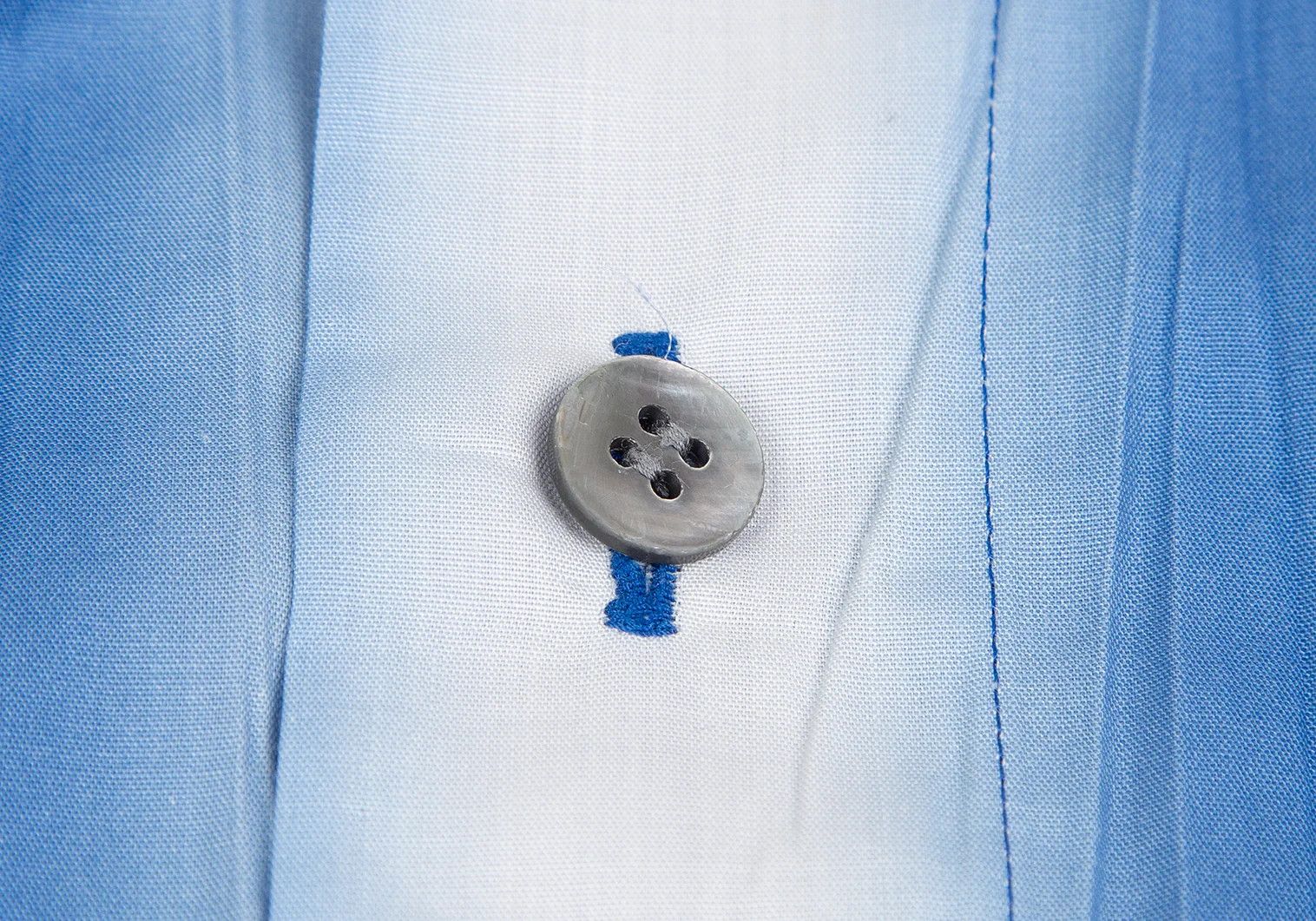 Issey Miyake Gradient Print Pleats Shirt in Blue-White Size US S / EU 44-46 / 1 - 5 Thumbnail