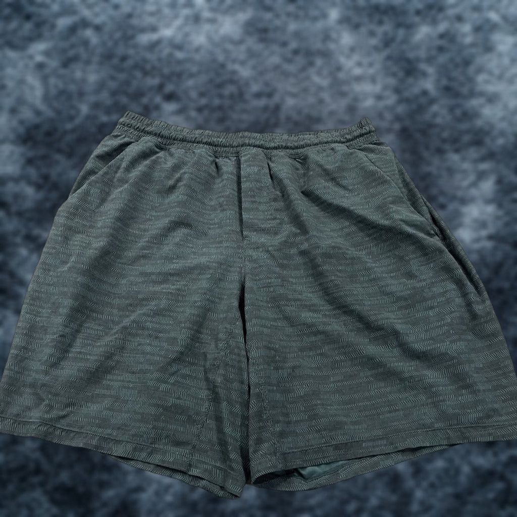 Lululemon Lululemon Shorts Mens XL Green Abstract Lab Varsa Short Gym 9 Inch Inseam Size US 36 / EU 52 - 1 Thumbnail