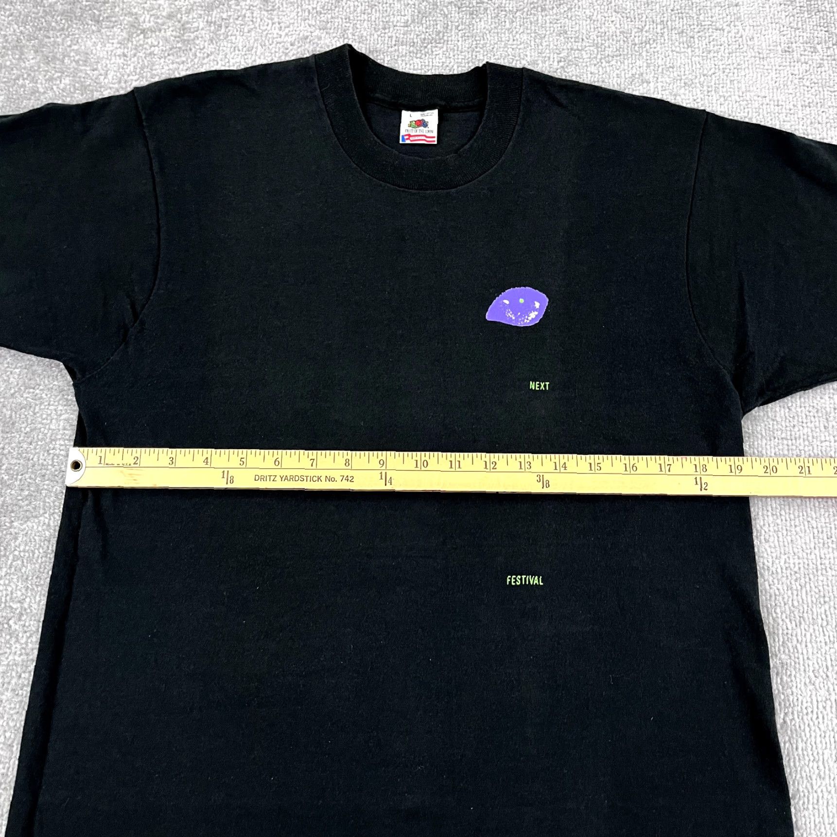 Fruit Of The Loom VINTAGE Fruit of the Loom Shirt Men Large Black 90s Art Music Next Wave Festival Philip Morris Graphic Print Crew Neck Short Sleeve T-Shirt Size US L / EU 52-54 / 3 - 6 Thumbnail