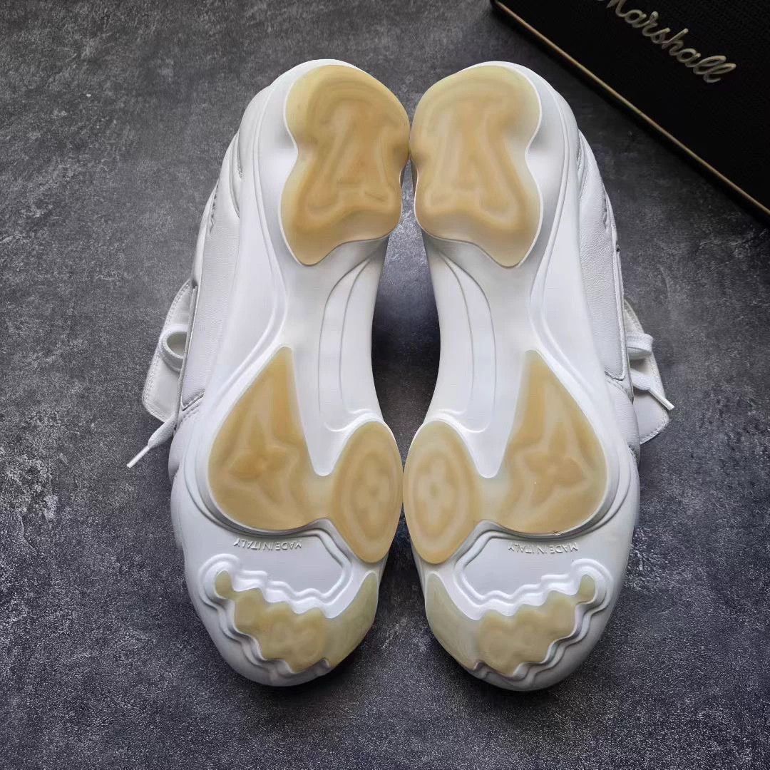 Louis Vuitton LOUIS VUITTON LV SOCCER White Football Boots Size 8/42 Size US 8 / EU 41 - 7 Thumbnail