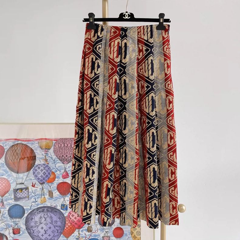 Gucci Gucci Logo embroidered skirt Size 25" / US 0 / IT 36 - 1 Thumbnail