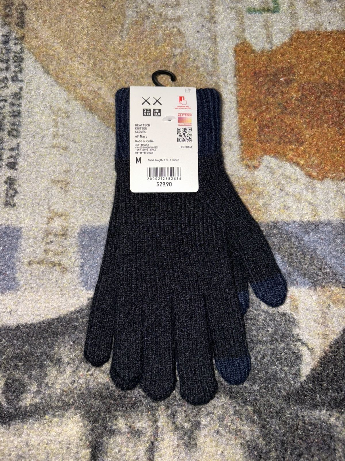 Kaws × Uniqlo Uniqlo x KAWS Heat Tech Knitted Gloves (MEDIUM) Size ONE SIZE - 2 Thumbnail