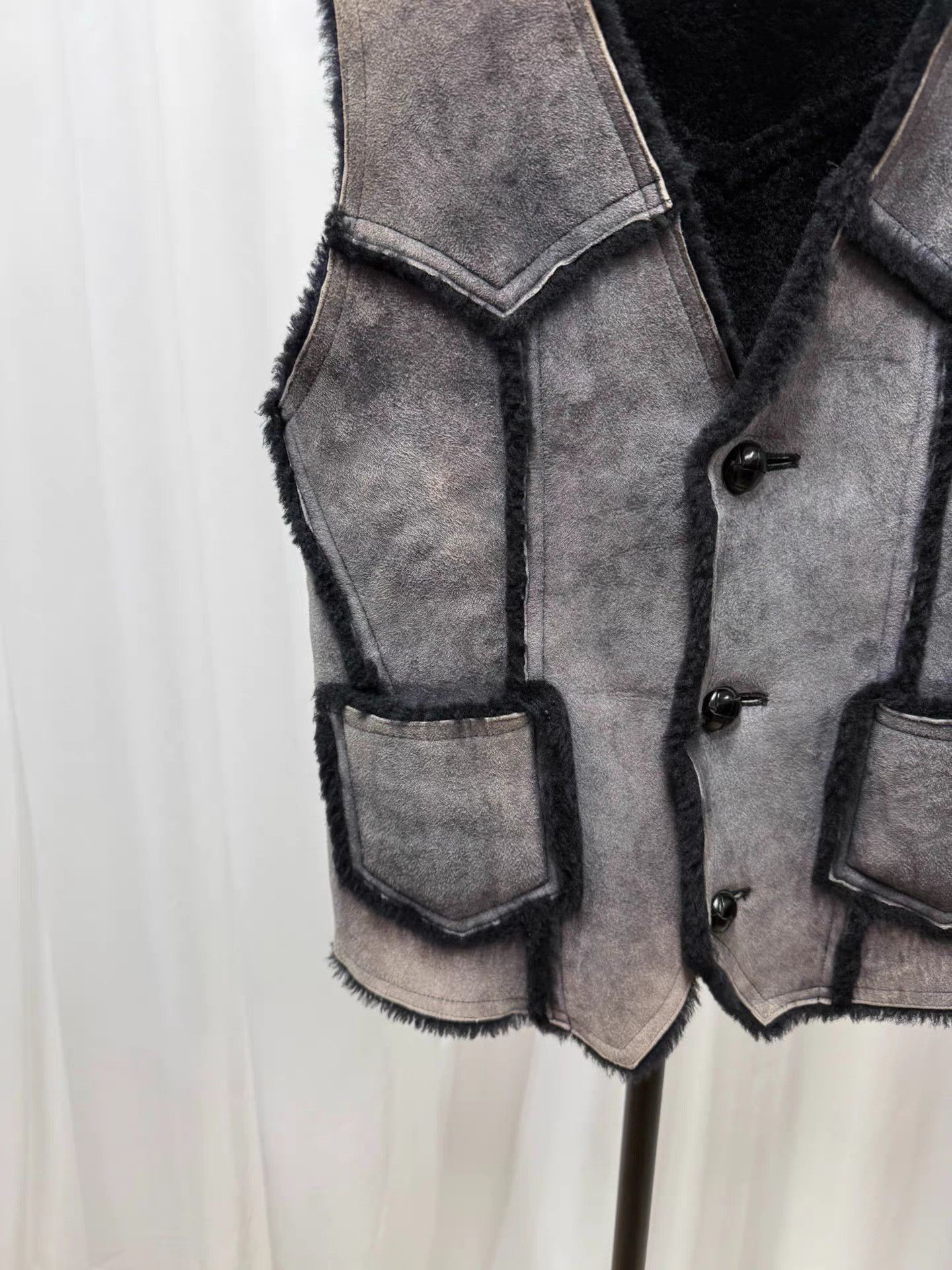 Number (N)ine Number (N)ine 09AW Shearling & Sheepskin Panel Vest K20 Size US S / EU 44-46 / 1 - 3 Thumbnail