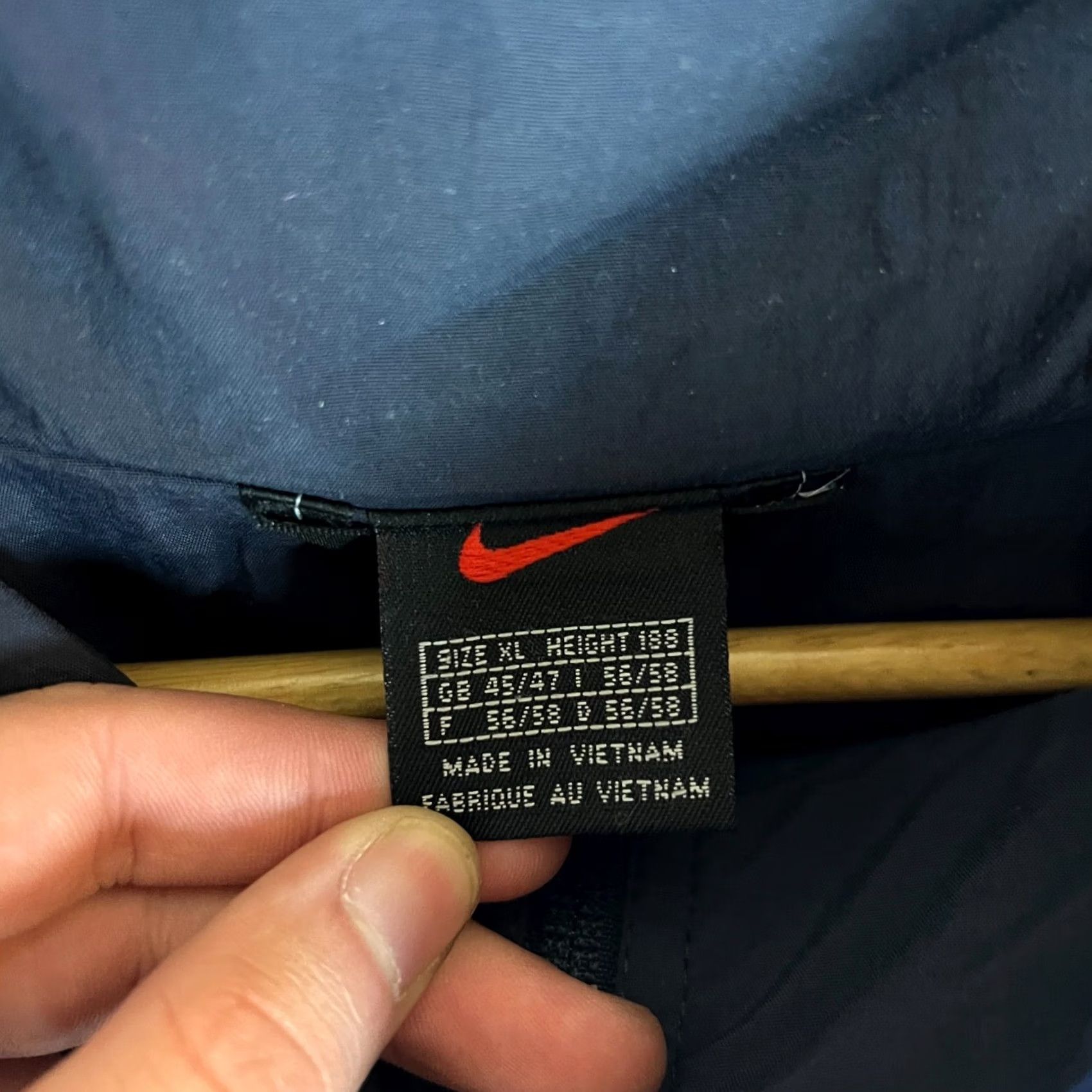 Nike VINTAGE Nike Track Jacket Mens Blue Polyester XL Jacket Size US XL / EU 56 / 4 - 4 Thumbnail