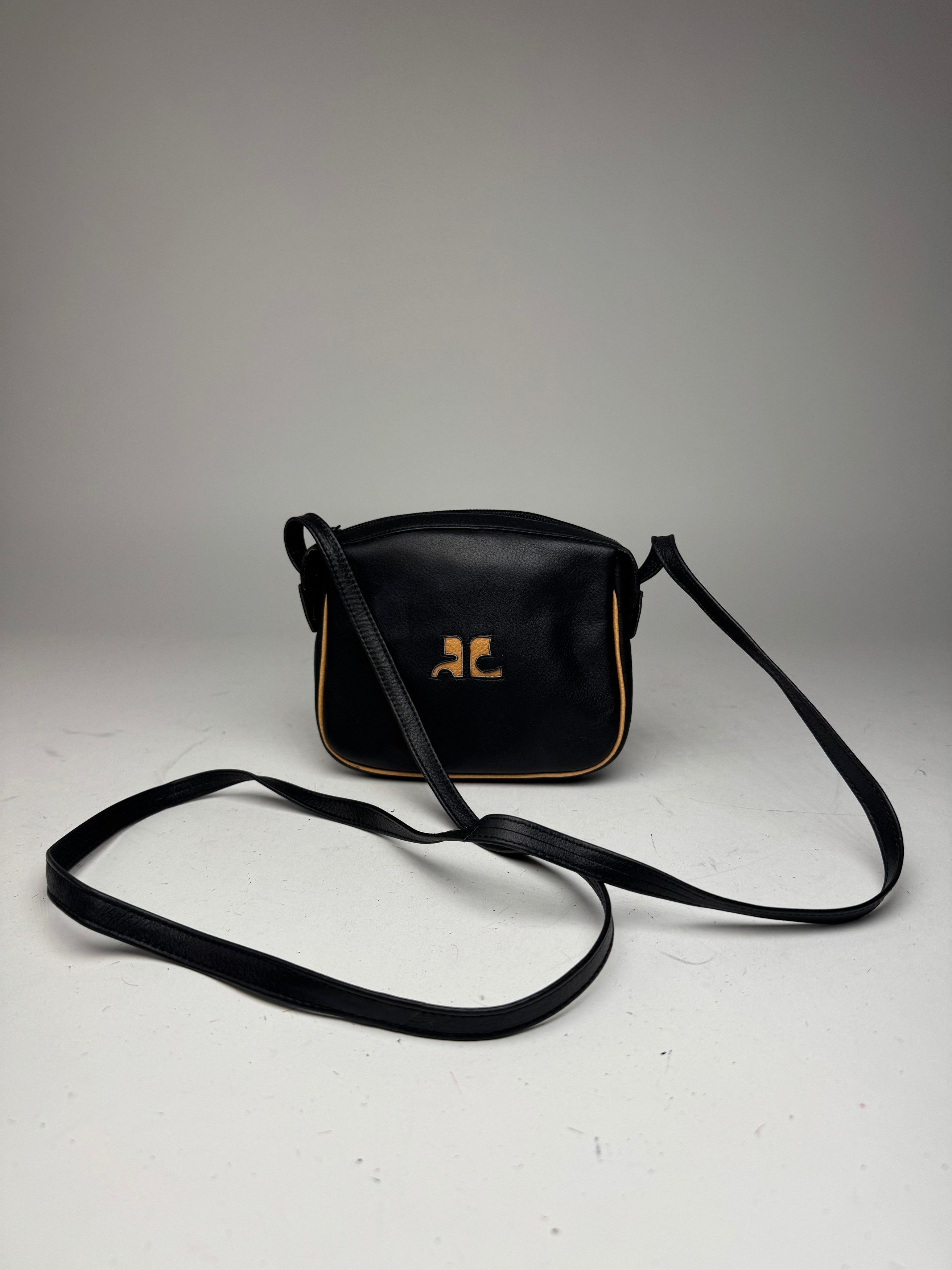 Courreges Vintage Leather Crossbody Bag black Size ONE SIZE - 1 Thumbnail