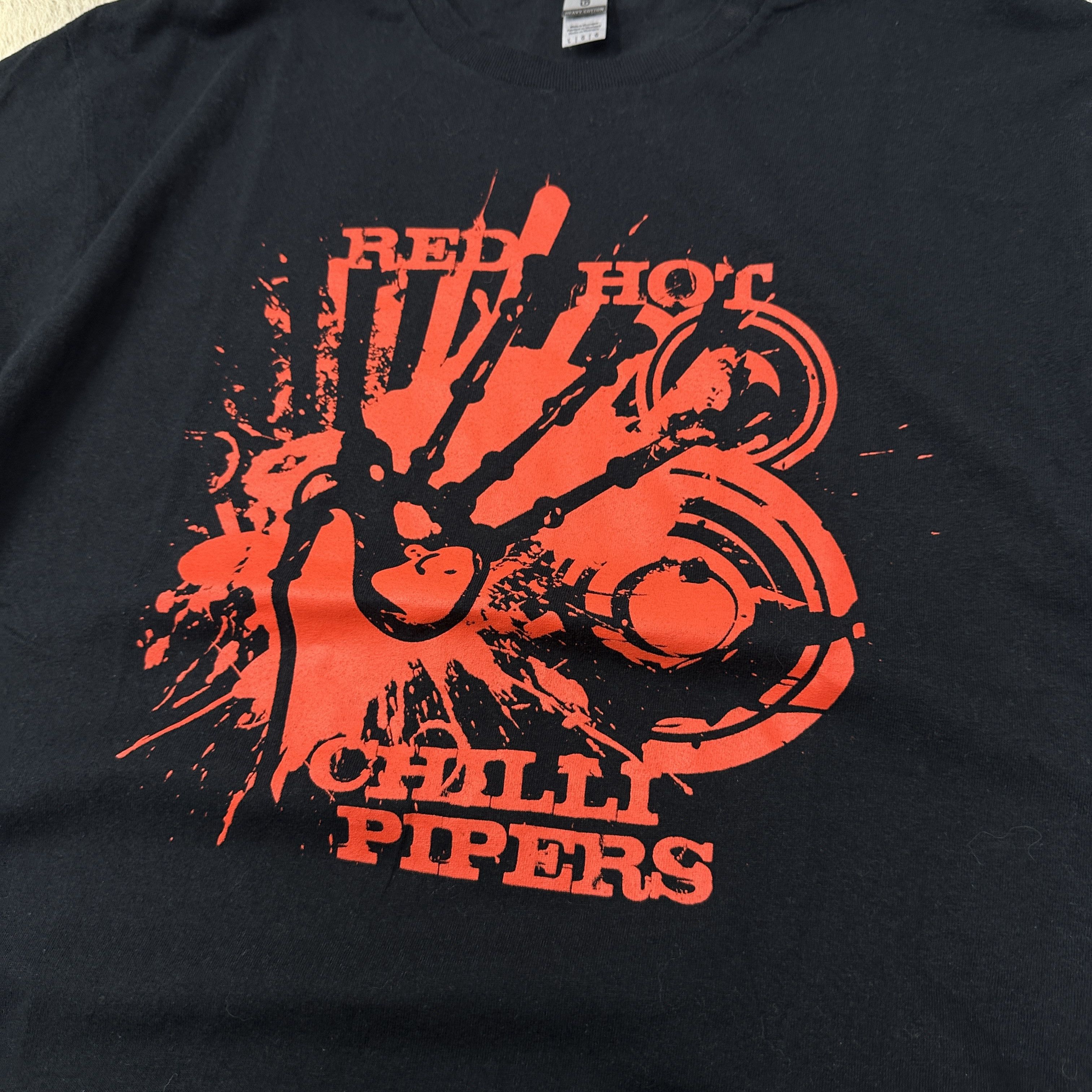 Vintage Vintage Bandtee Red Hot Chili Peppers Printed T-shirt Y2K Size US L / EU 52-54 / 3 - 2 Thumbnail