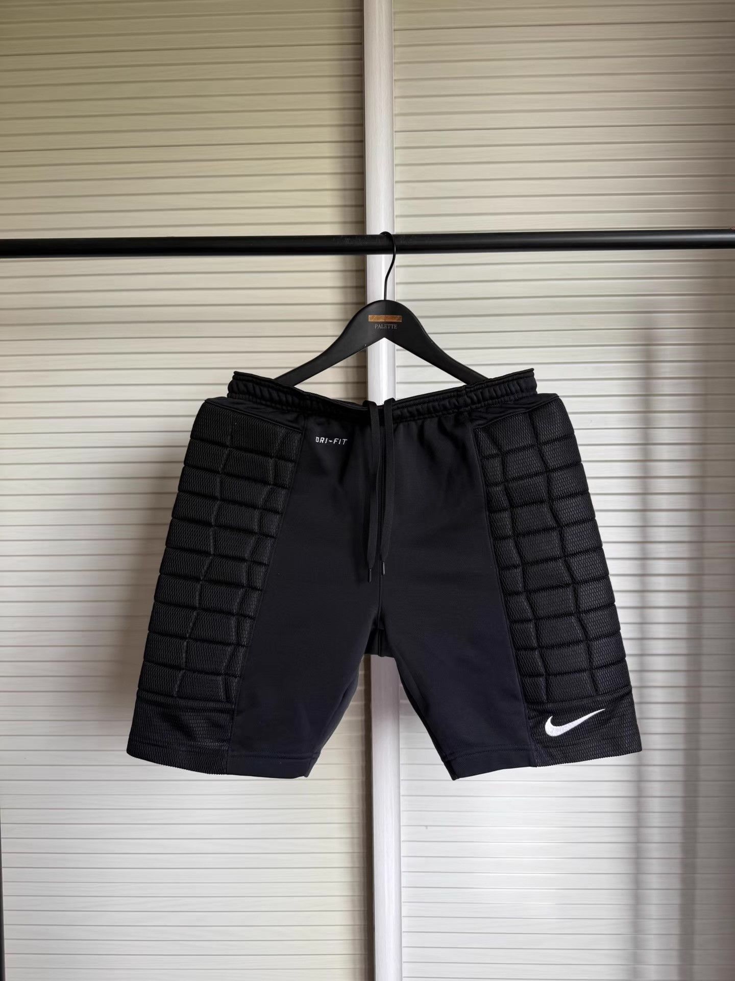 Nike Nike Vintage Padded Basketball Shorts Q17 Size US 36 / EU 52 - 1 Thumbnail