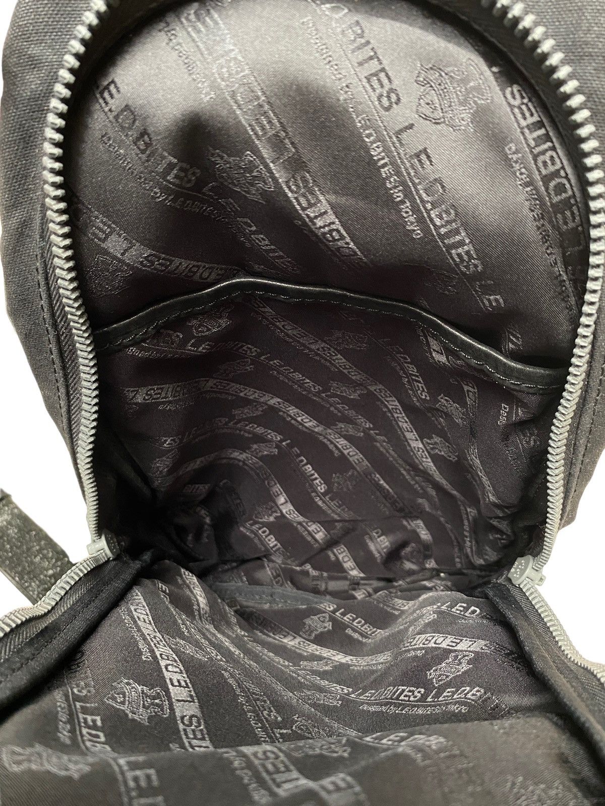 Designer × Japanese Brand Japanese Brand L.E.D Bites Cross body Bag 2011s Size ONE SIZE - 6 Thumbnail