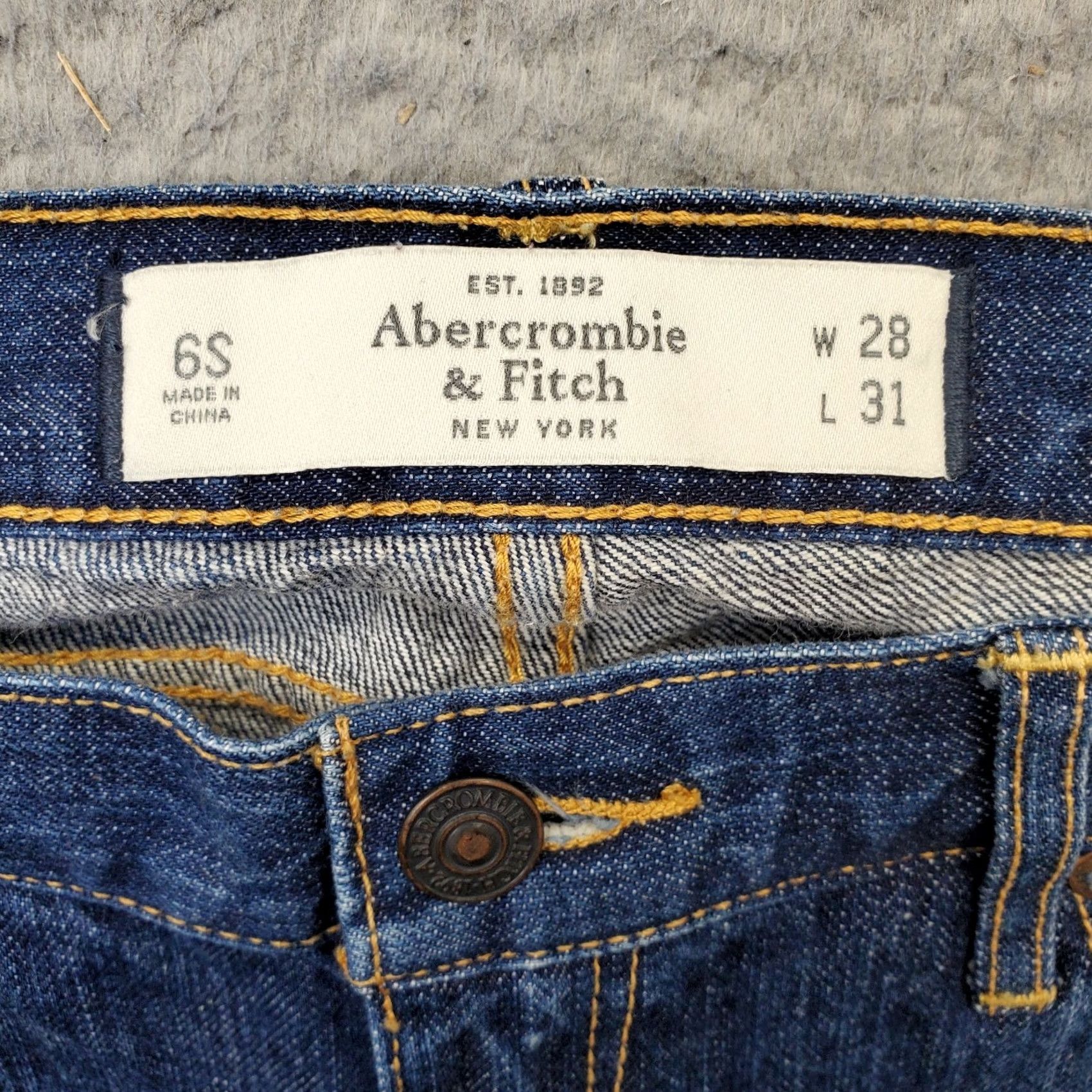 Abercrombie & Fitch Abercrombie & Fitch Flare Jeans Womens 6 Blue Denim Distressed 5-Pocket Regular 30.25" Inseam 36.75" Outseam Mens? Womens Size 6 Size 28" / US 6 / IT 42 - 7 Thumbnail