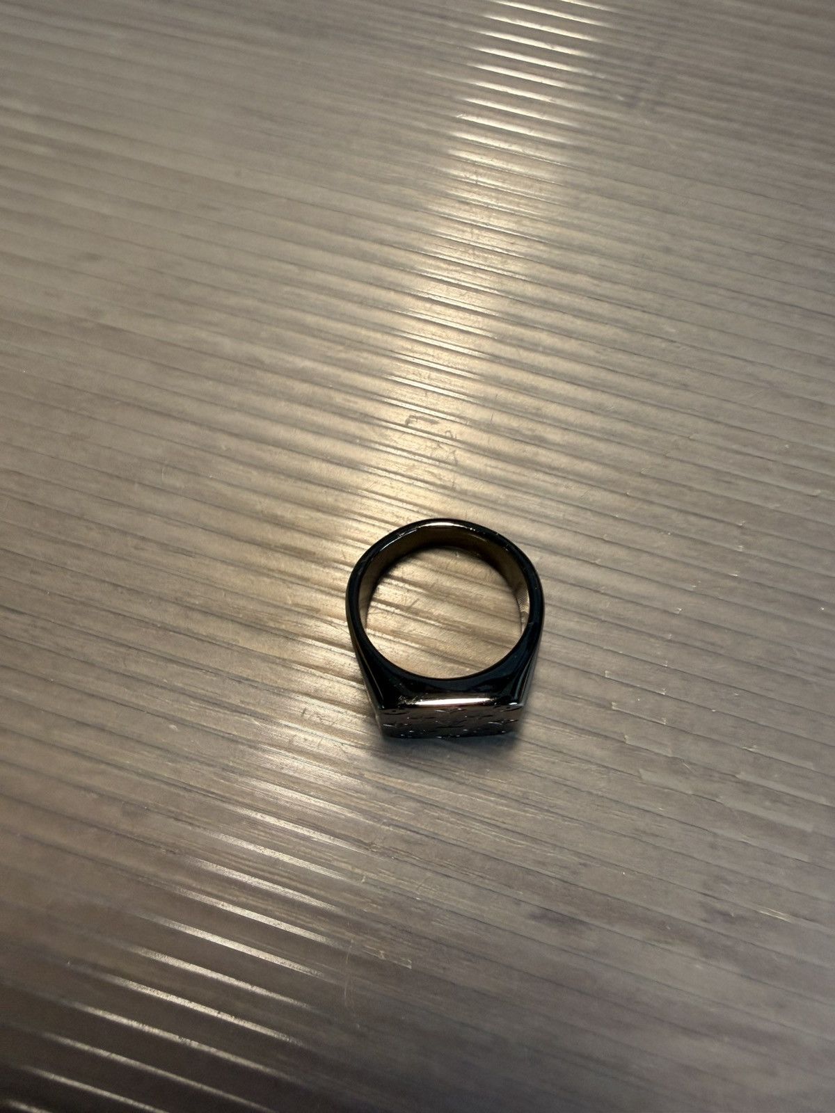 Louis Vuitton Louis Vuitton Monogram Signet Ring Size ONE SIZE - 3 Thumbnail