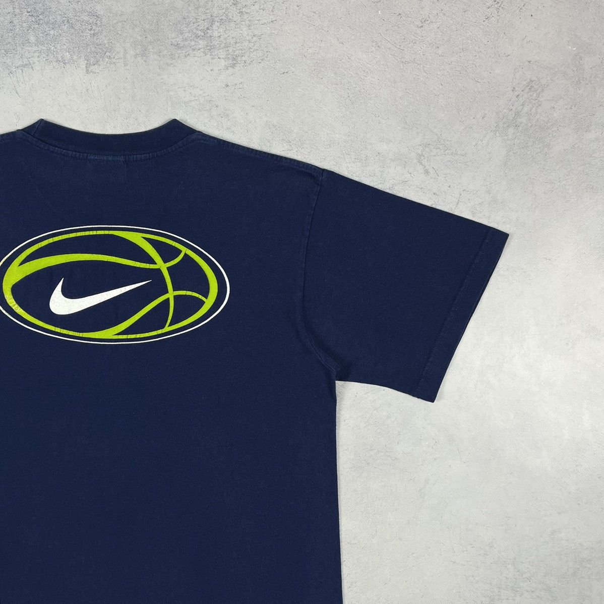 Nike Vintage Nike Basketball y2k big logo tee 90’s Size US S / EU 44-46 / 1 - 15 Thumbnail