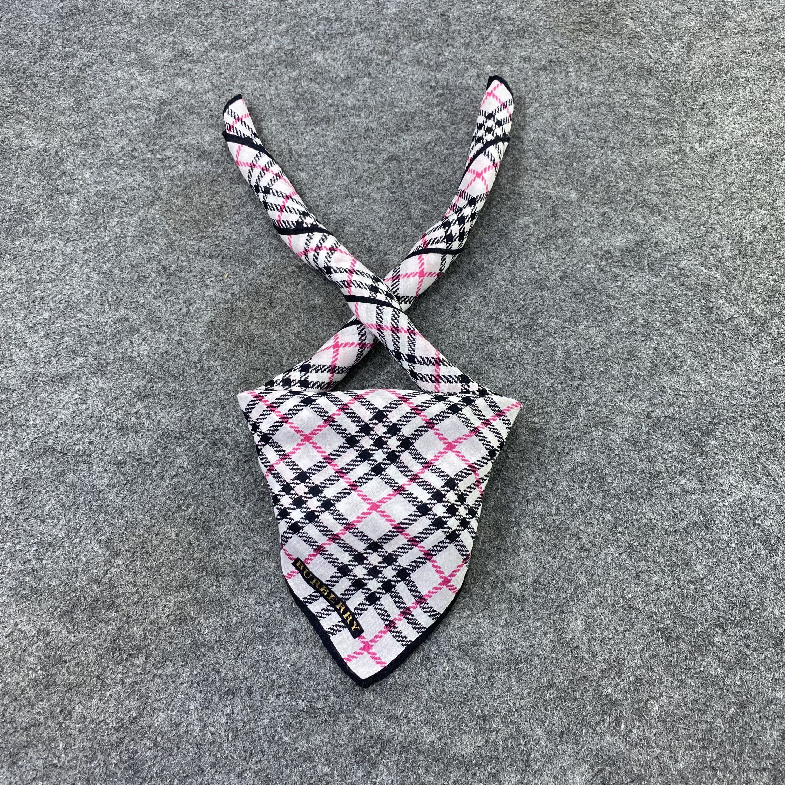 Burberry Burberry Handkerchief / Bandana / Neckerchief-B2155 Size ONE SIZE - 2 Thumbnail