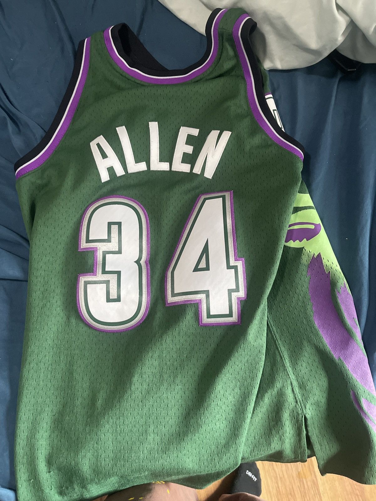 NBA Ray allen throwback bucks jersey Size US L / EU 52-54 / 3 - 1 Thumbnail