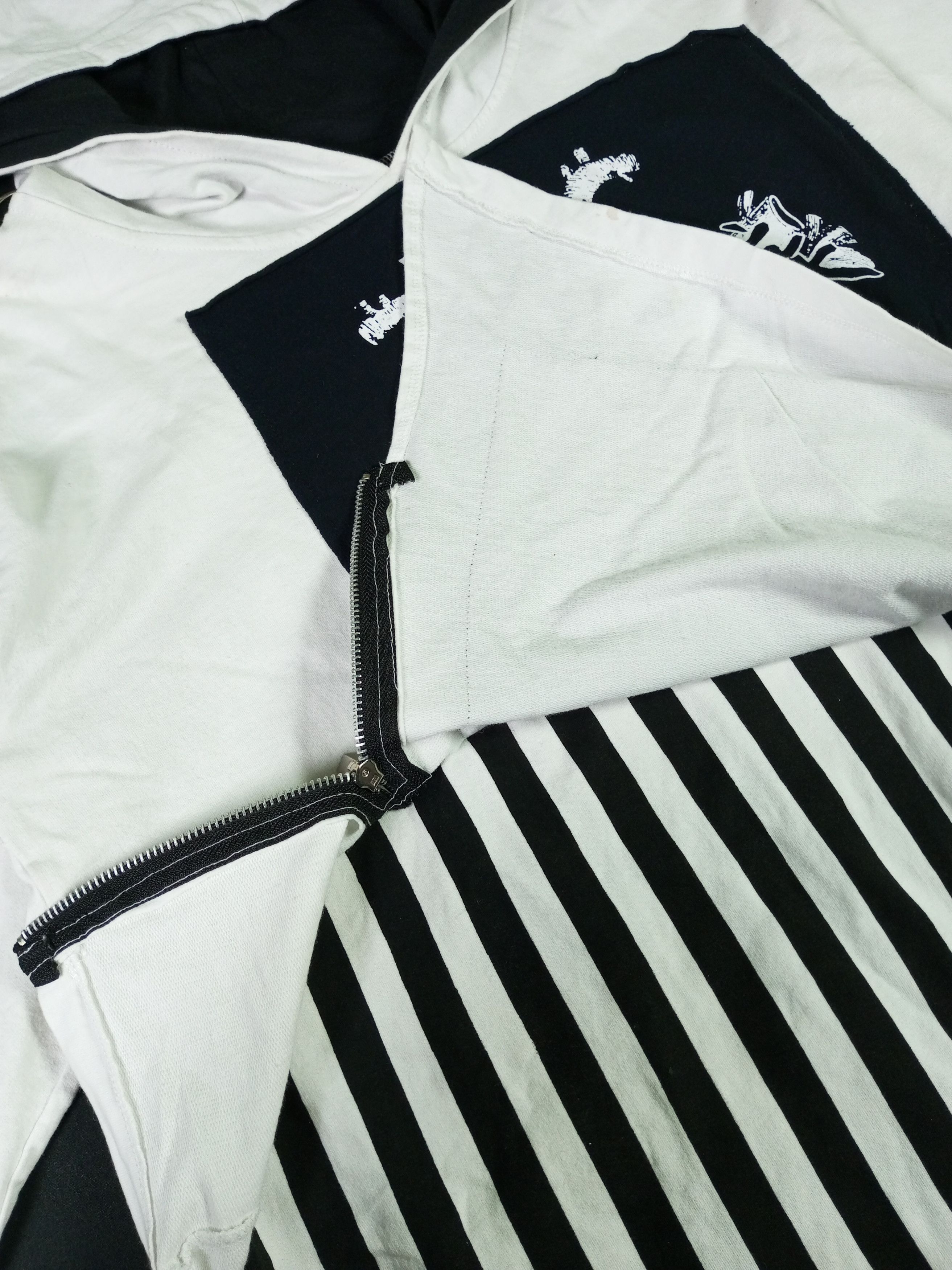 Japanese Brand Y2K Crazy Punk VKEI Style Japanese Hoodie One eye Riot Size US L / EU 52-54 / 3 - 5 Thumbnail