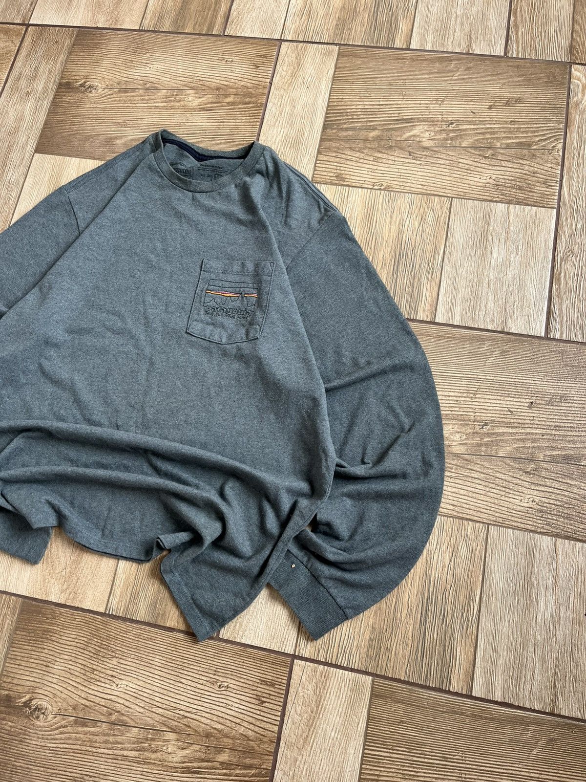 Patagonia Patagonia Long Sleeve Pocket Tee / Outdoor Essential Size US M / EU 48-50 / 2 - 2 Thumbnail