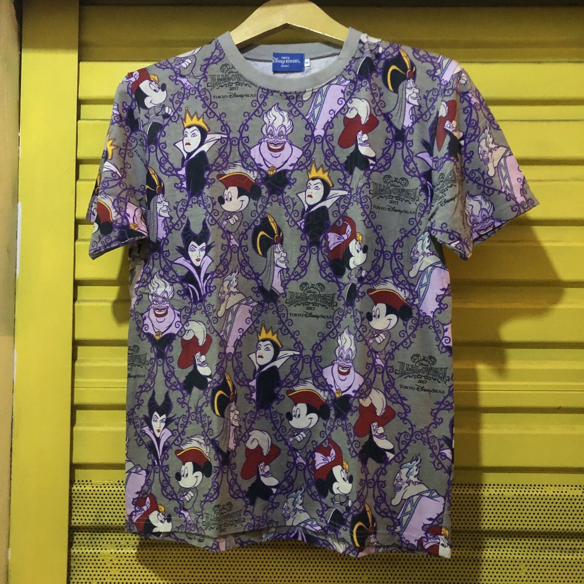 Disney Disney Villain tokyo disneyland Size US M / EU 48-50 / 2 - 1 Thumbnail