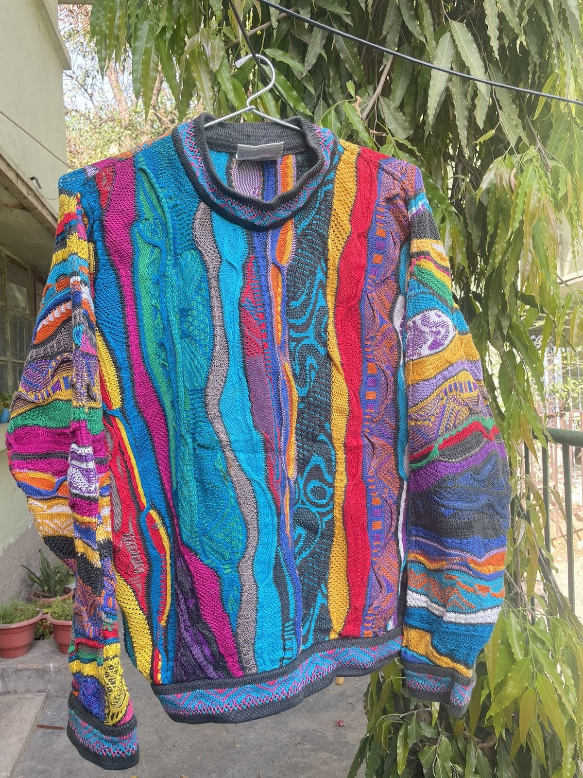 VTG COOGI SWEATER store