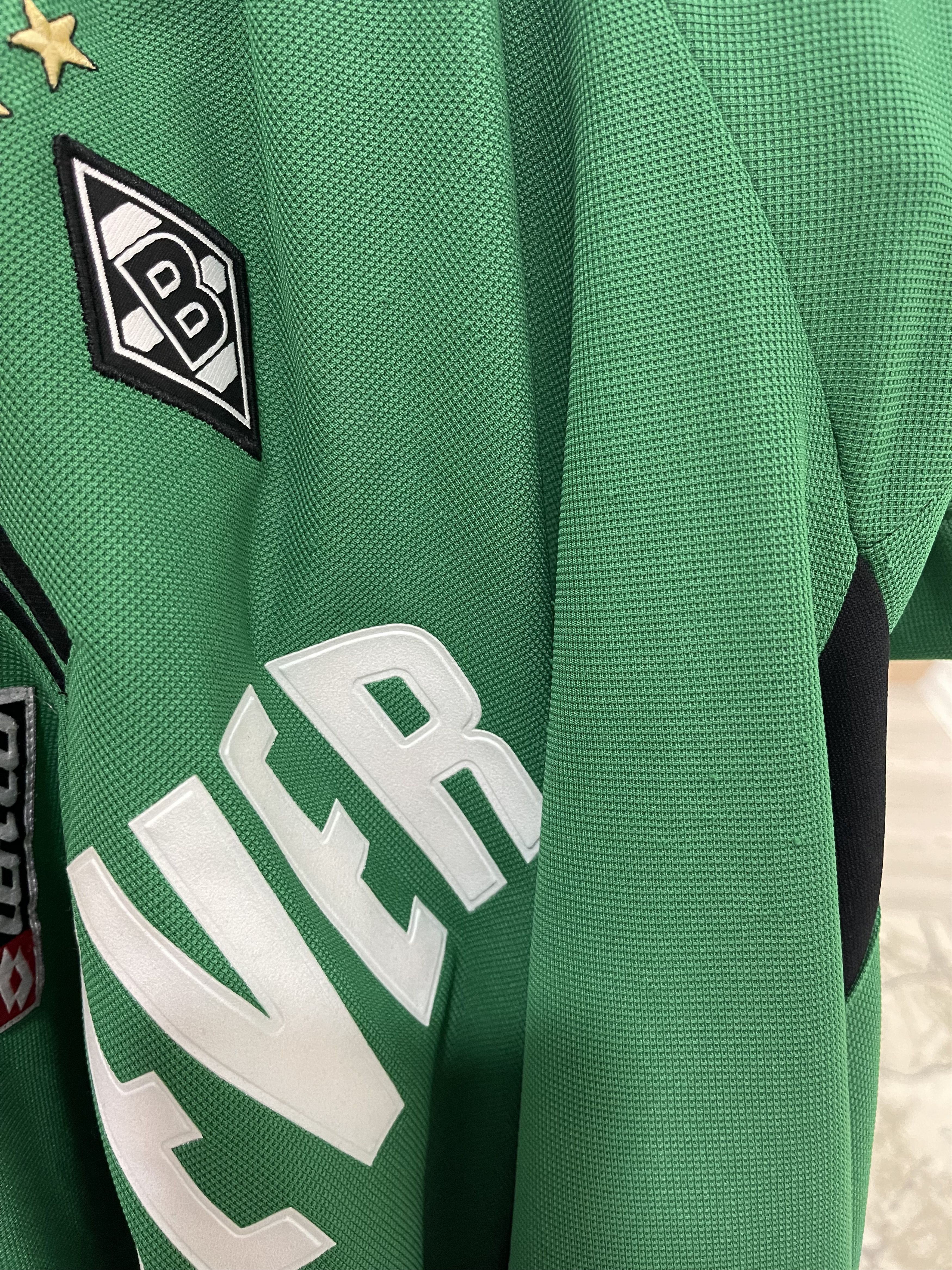 Lotto Sport Borussia M’gladbach GK Neuville #27 Signed Boys XL/M Size US M / EU 48-50 / 2 - 7 Thumbnail